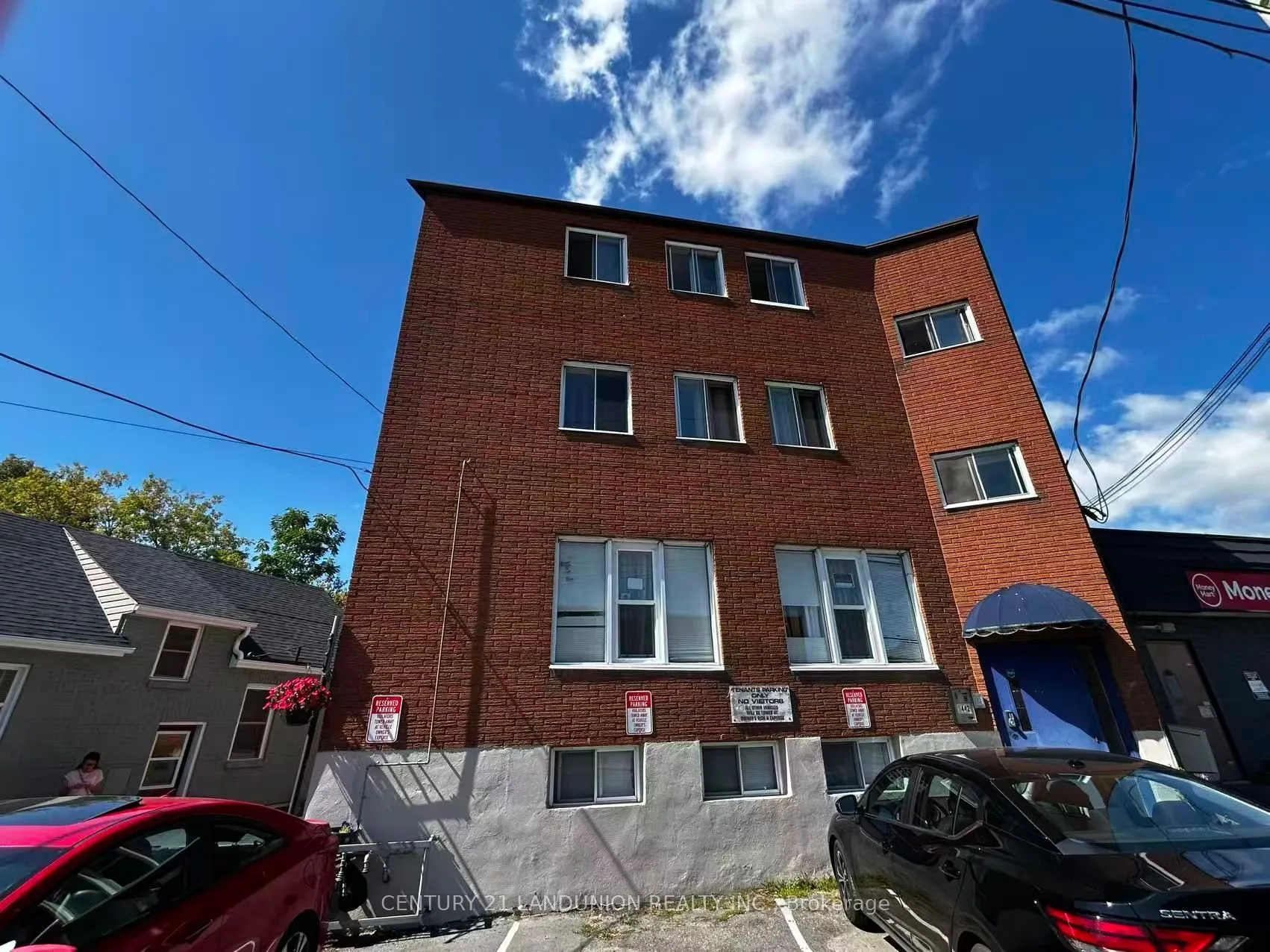 442 Macdonnell Street