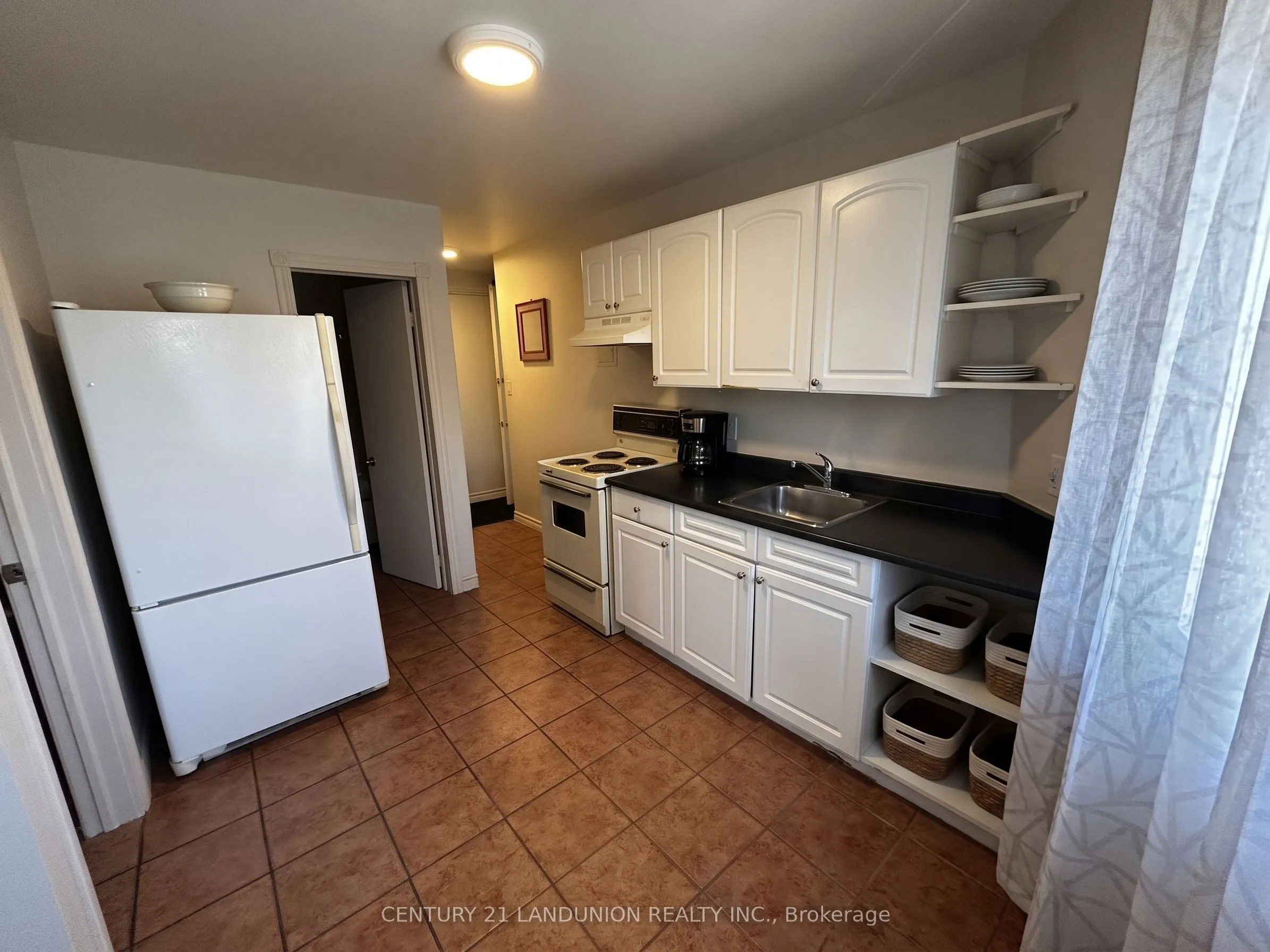 442 Macdonnell Street