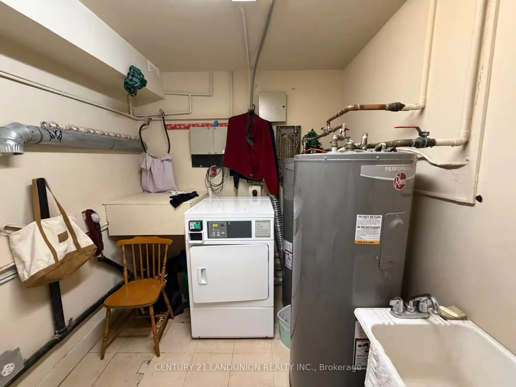442 Macdonnell Street