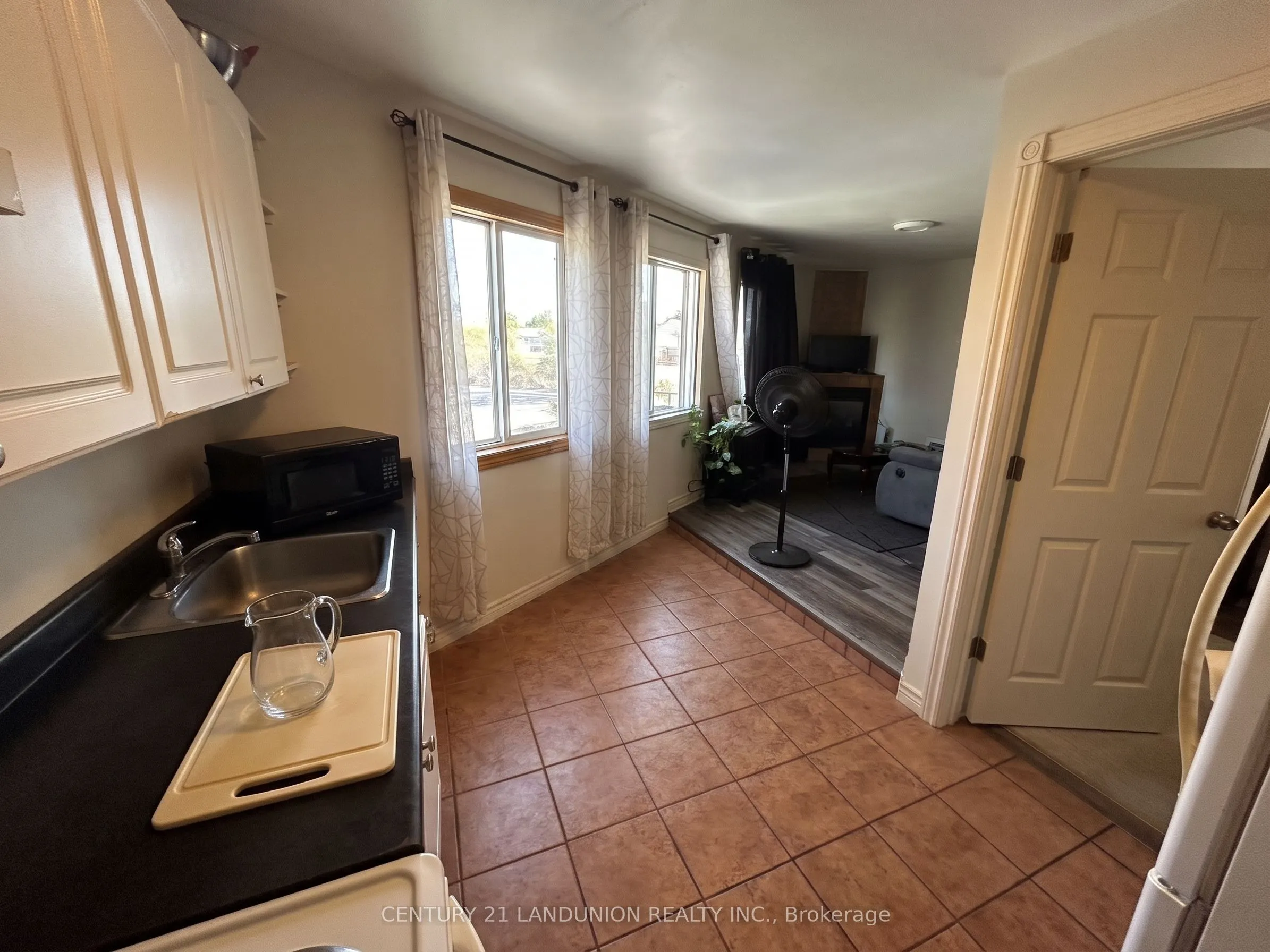442 Macdonnell Street