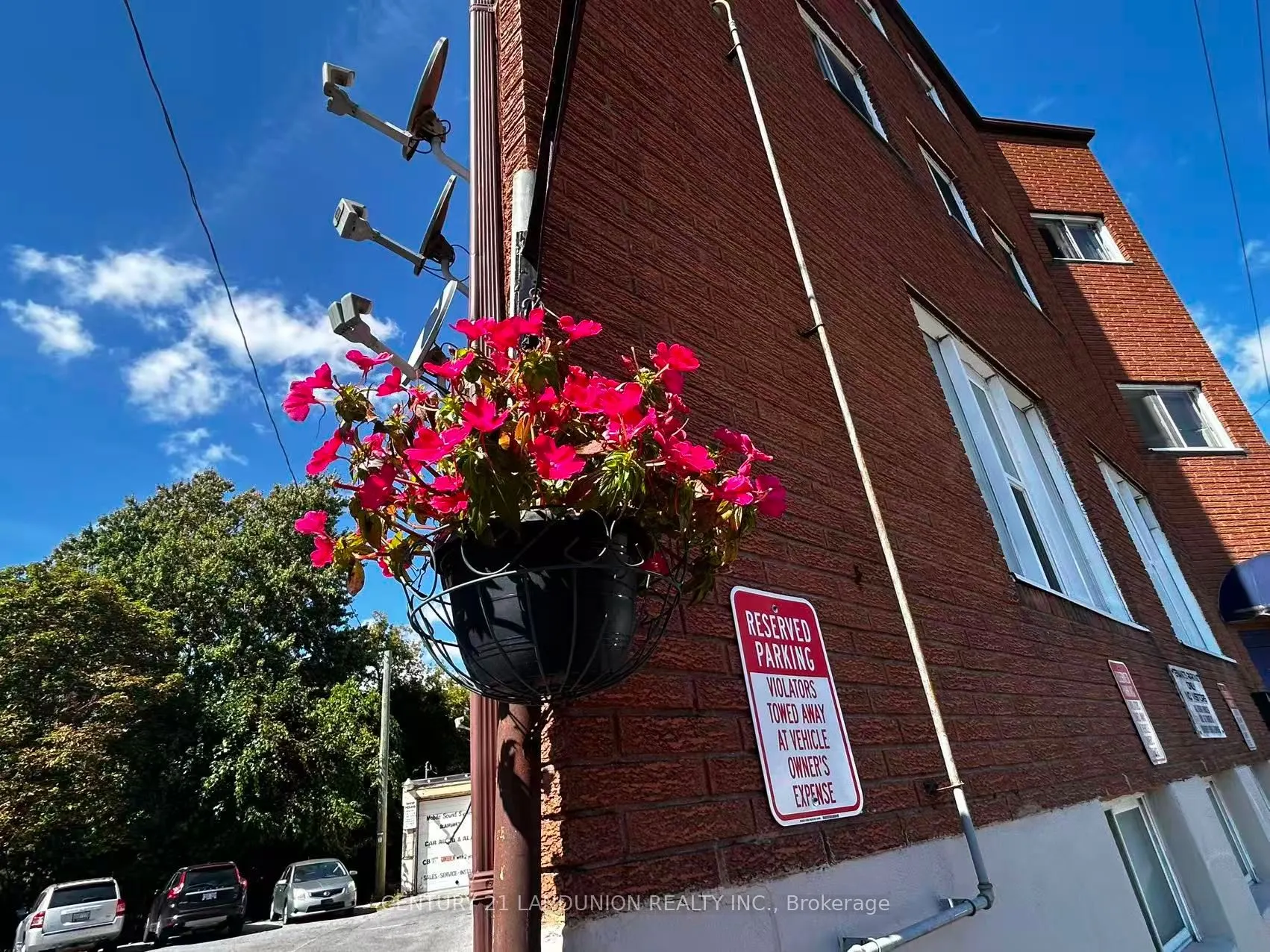442 Macdonnell Street