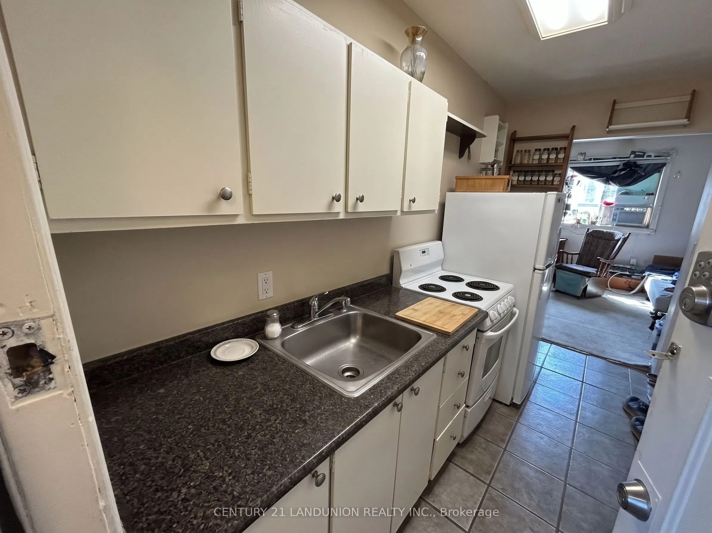 442 Macdonnell Street