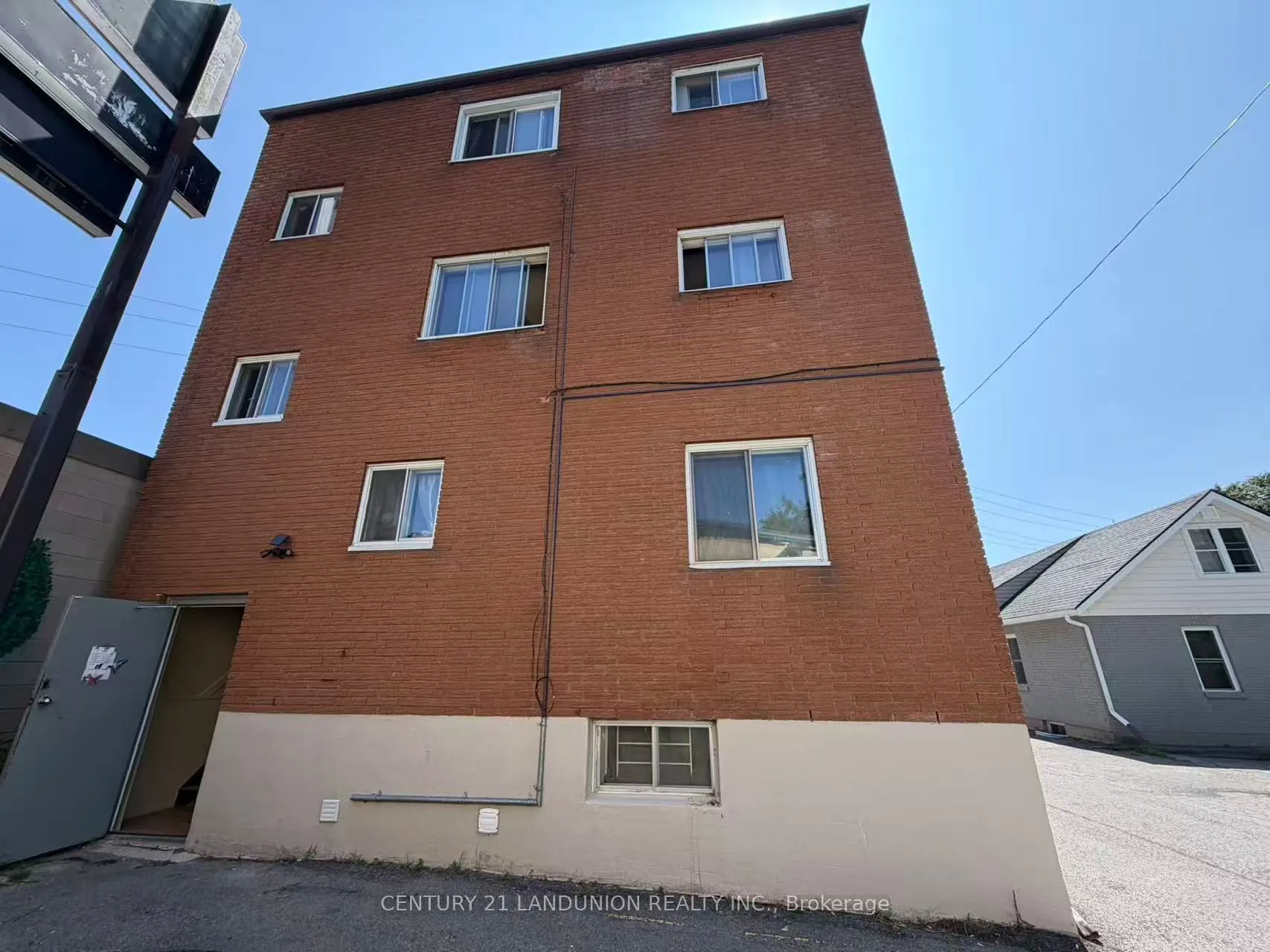 442 Macdonnell Street