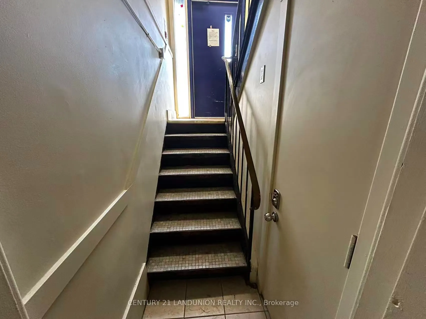 442 Macdonnell Street