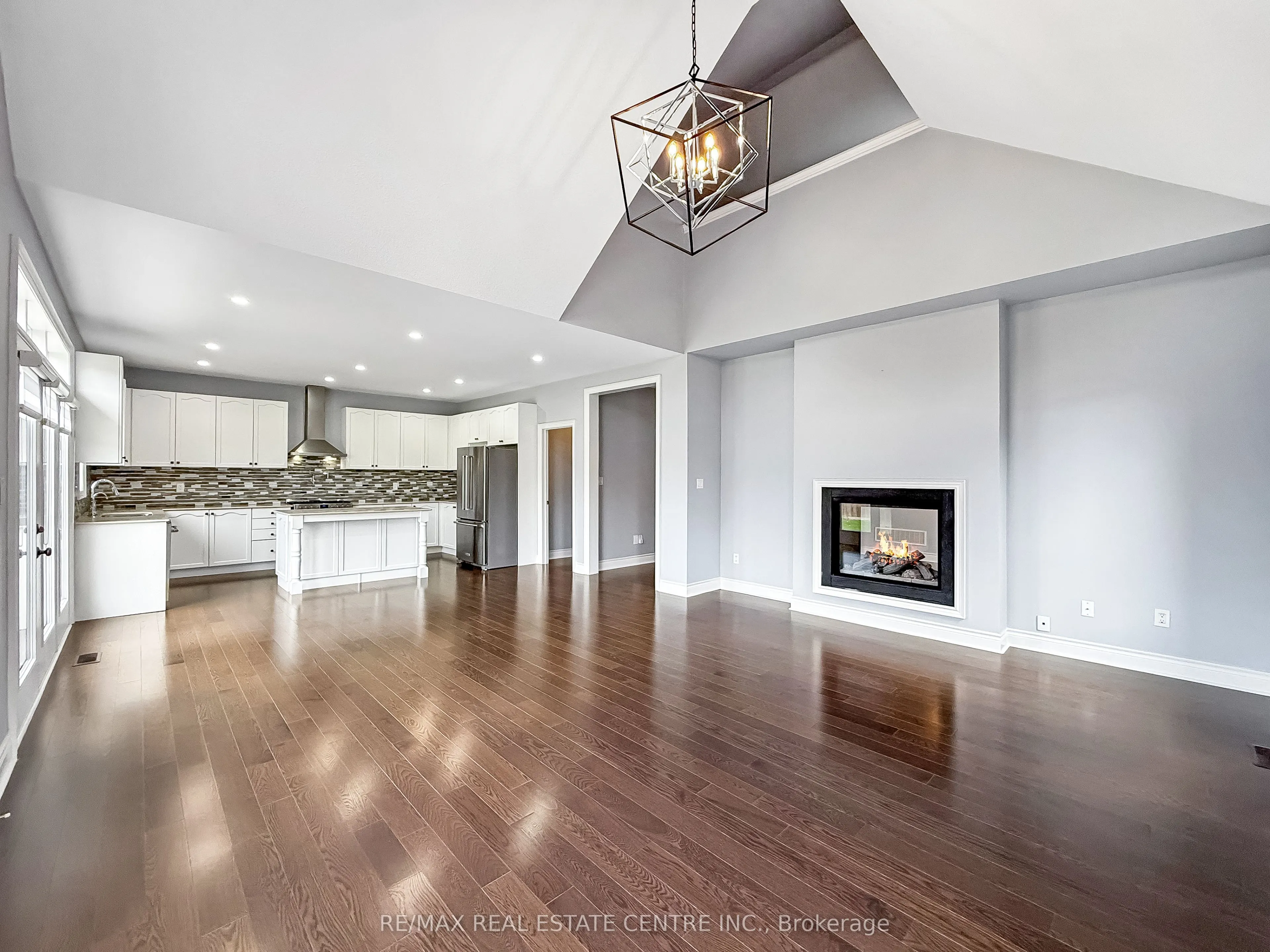 33 Stonegate Avenue