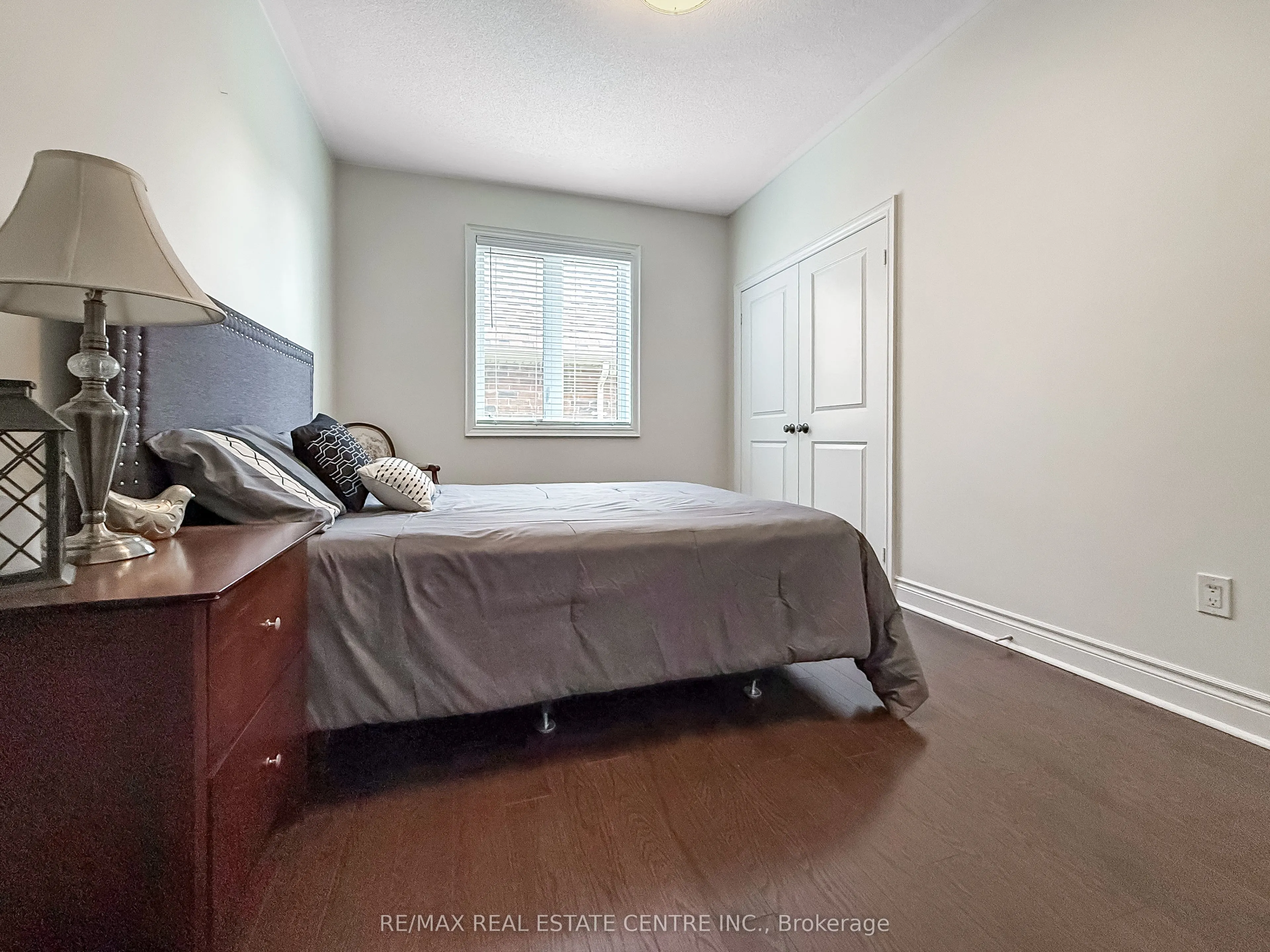33 Stonegate Avenue