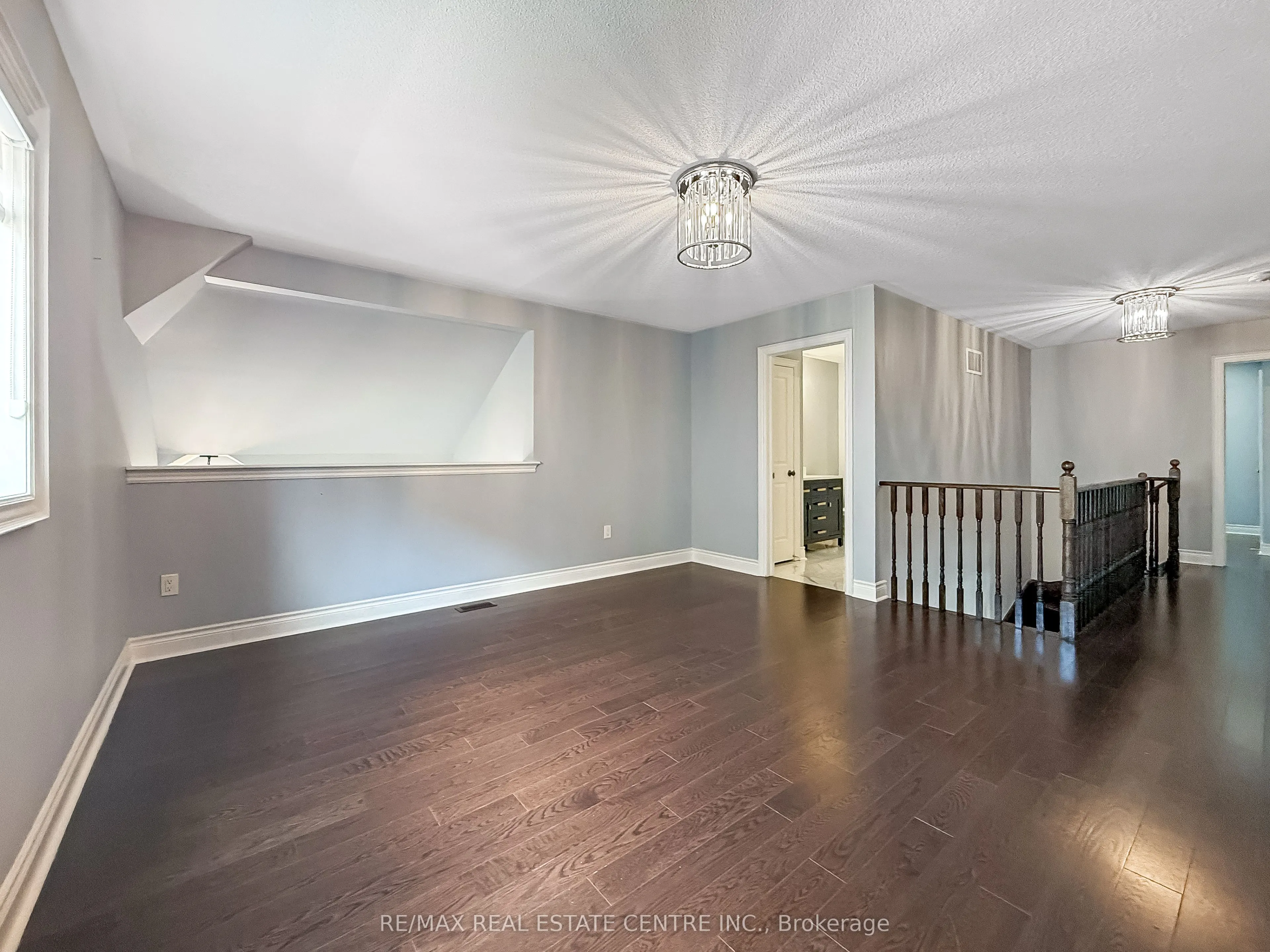 33 Stonegate Avenue
