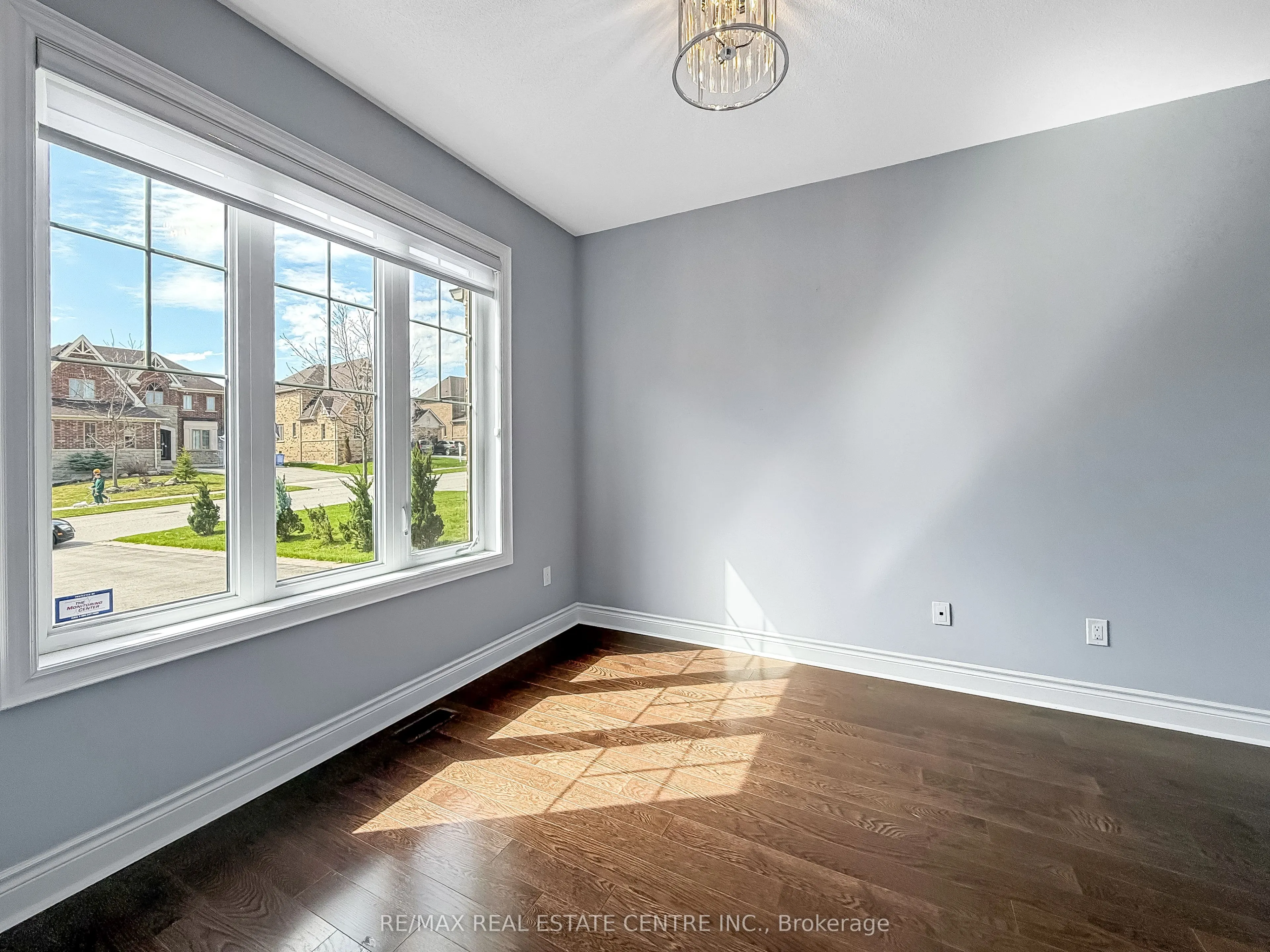33 Stonegate Avenue