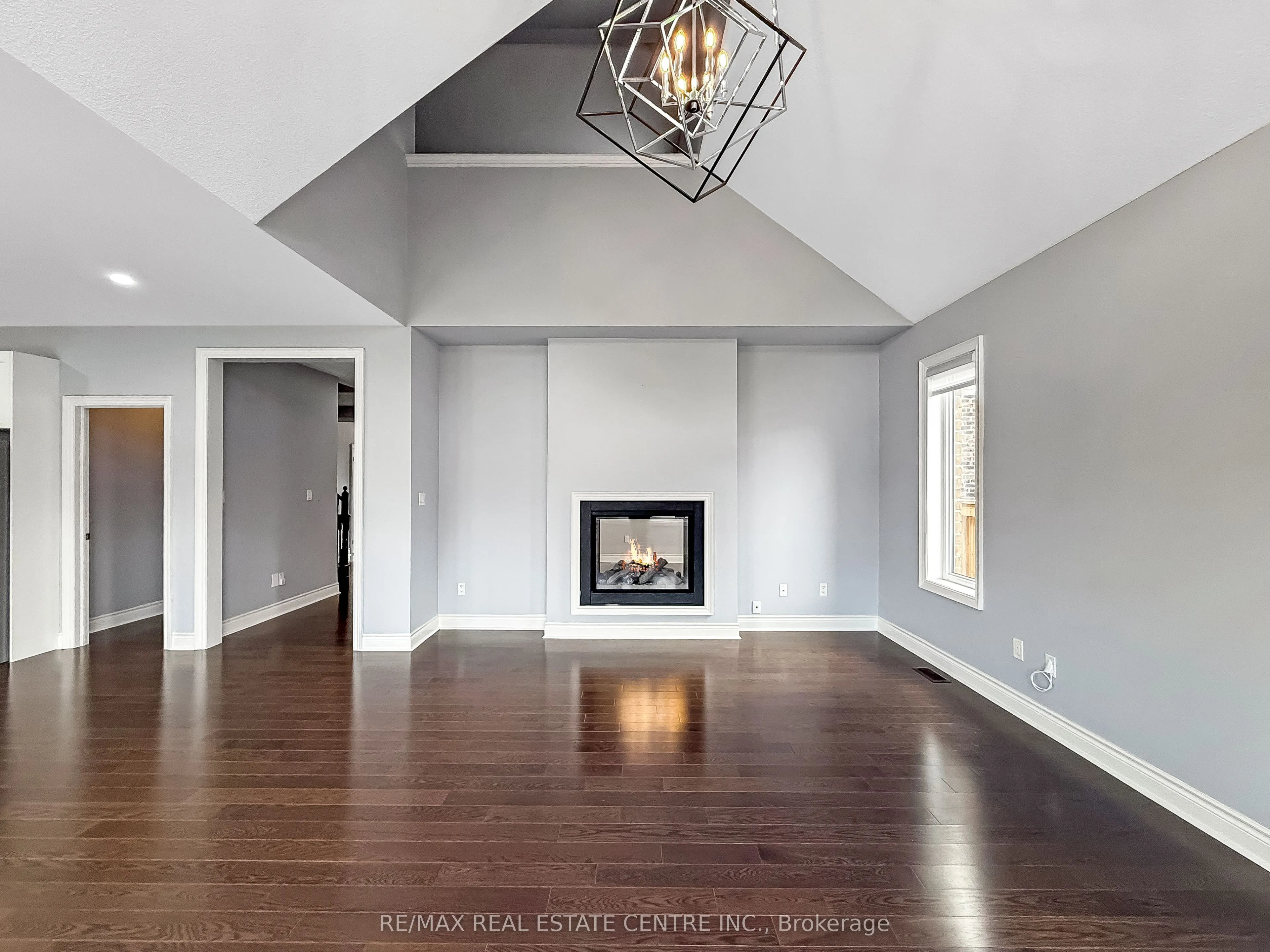33 Stonegate Avenue