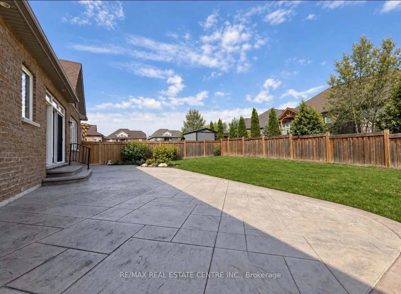 33 Stonegate Avenue