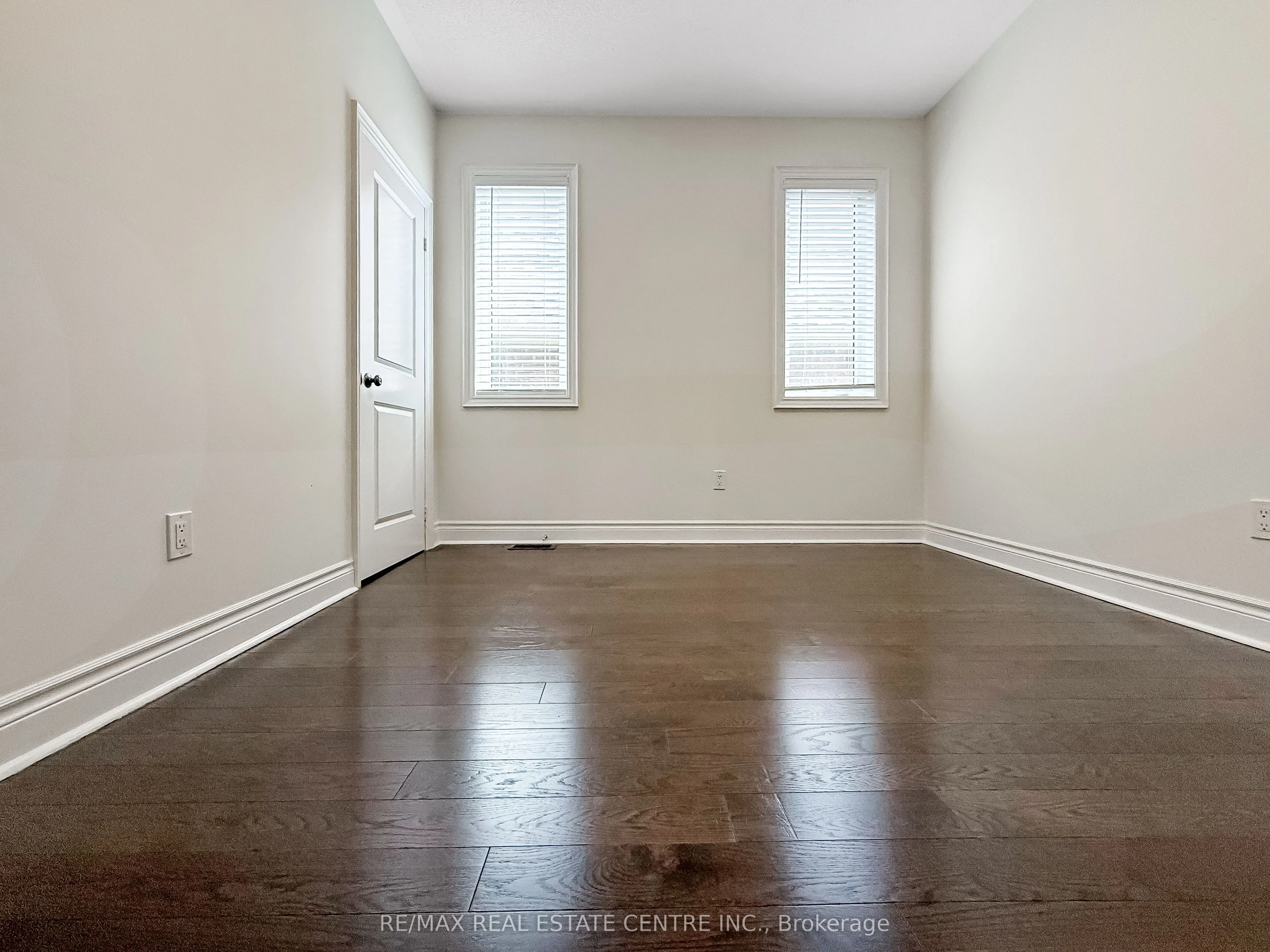 33 Stonegate Avenue
