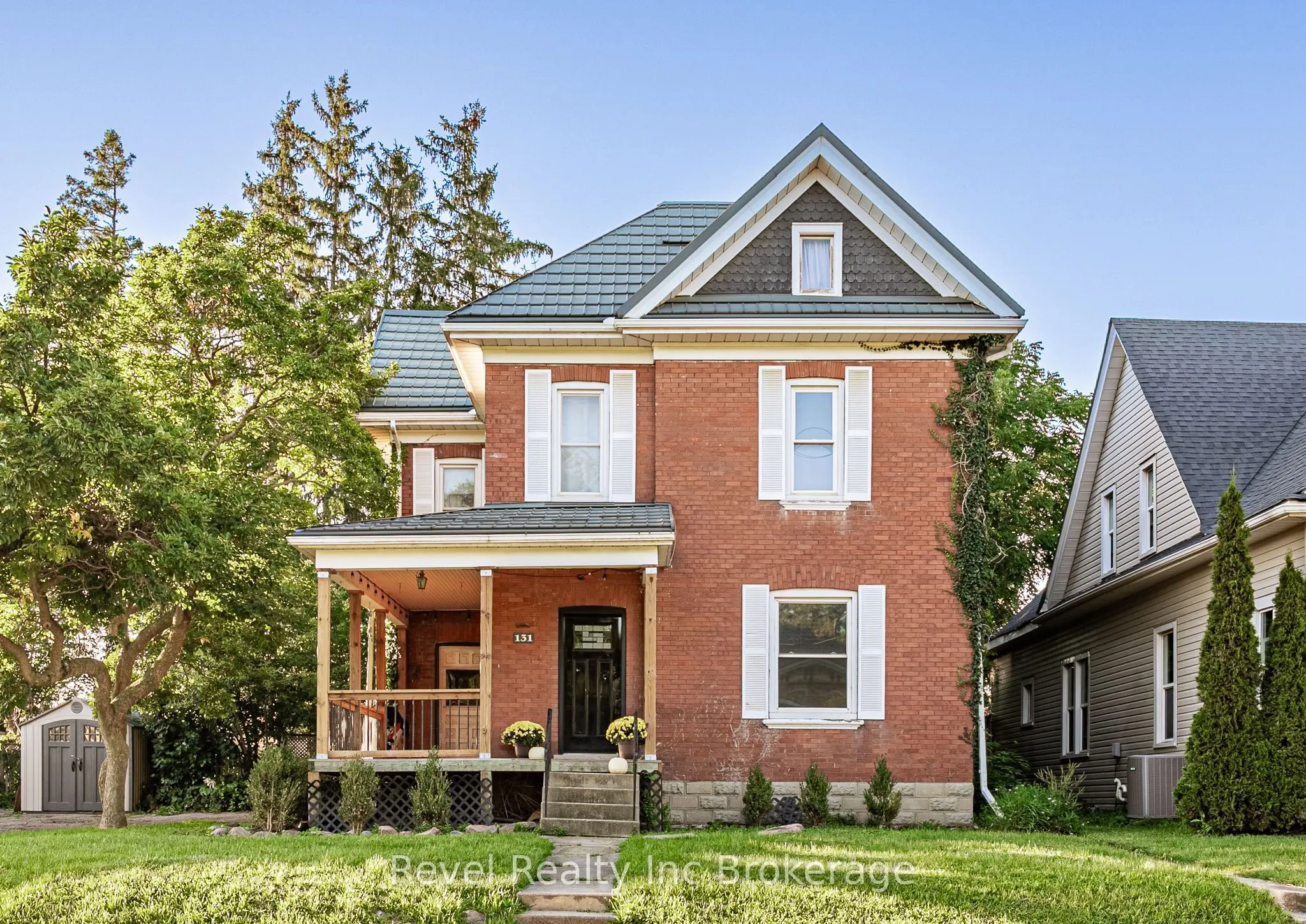131 King Street E