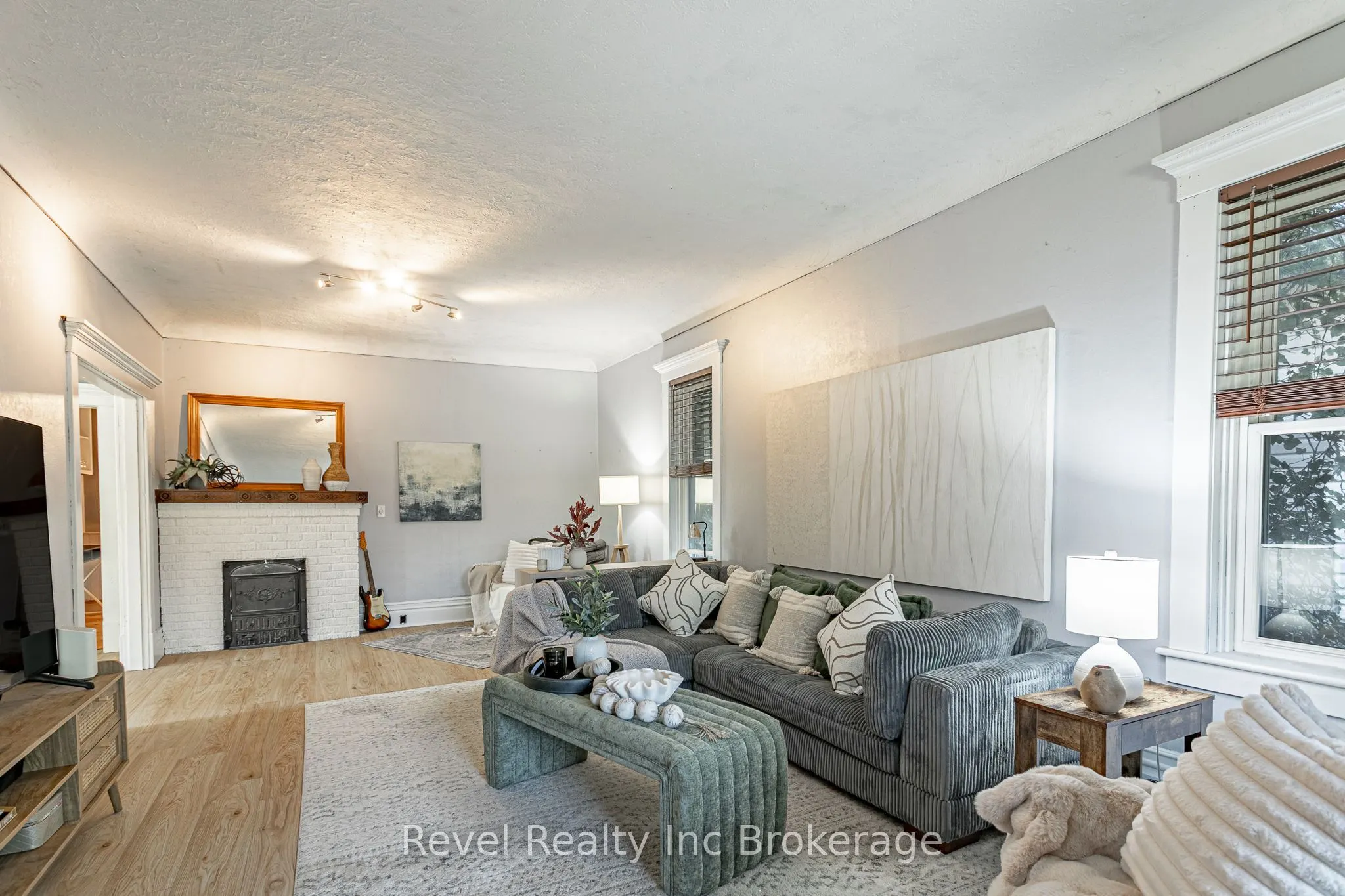 131 King Street E