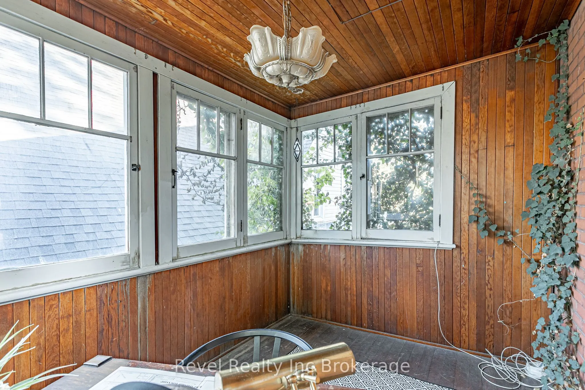 131 King Street E