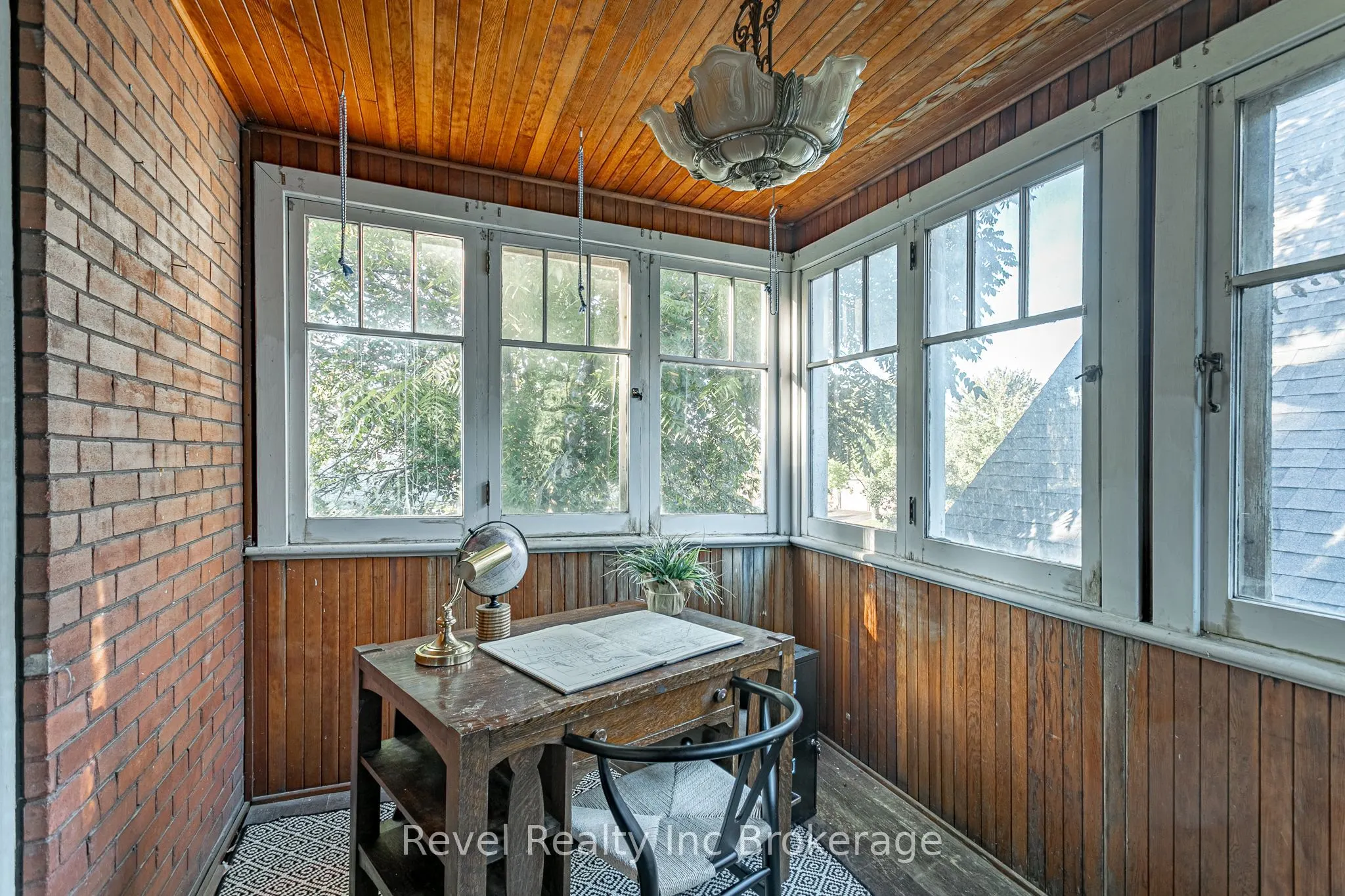 131 King Street E