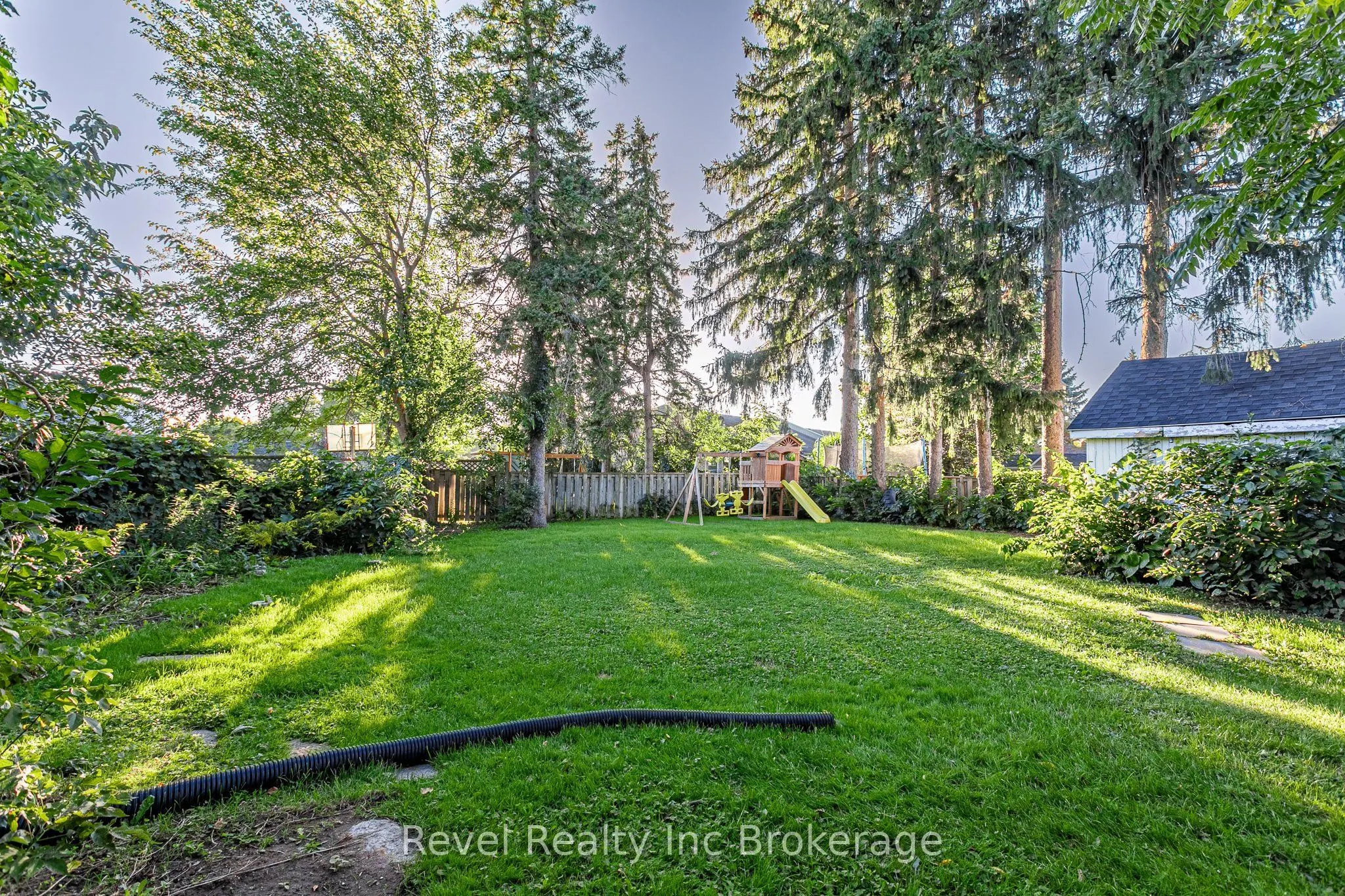 131 King Street E