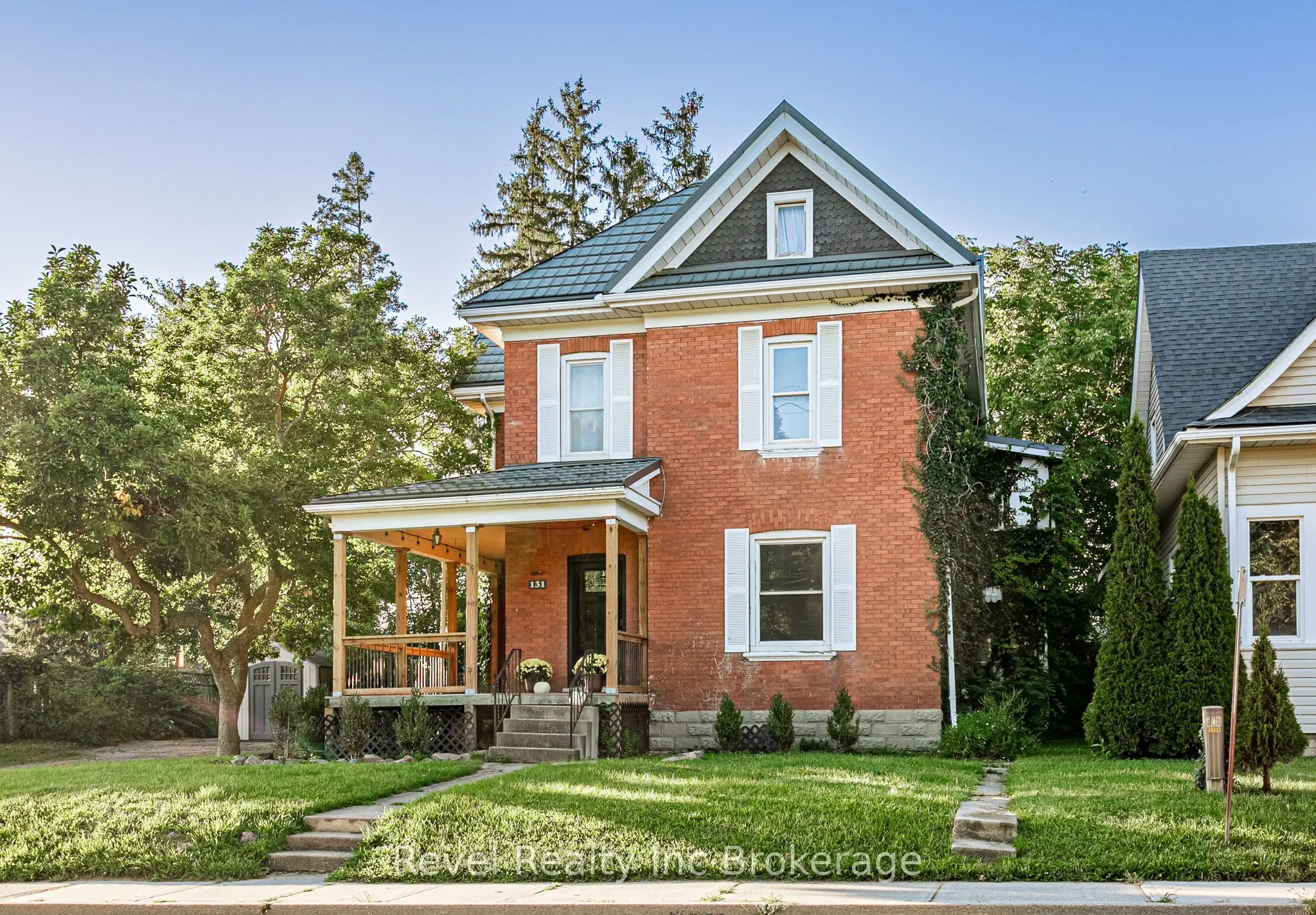 131 King Street E