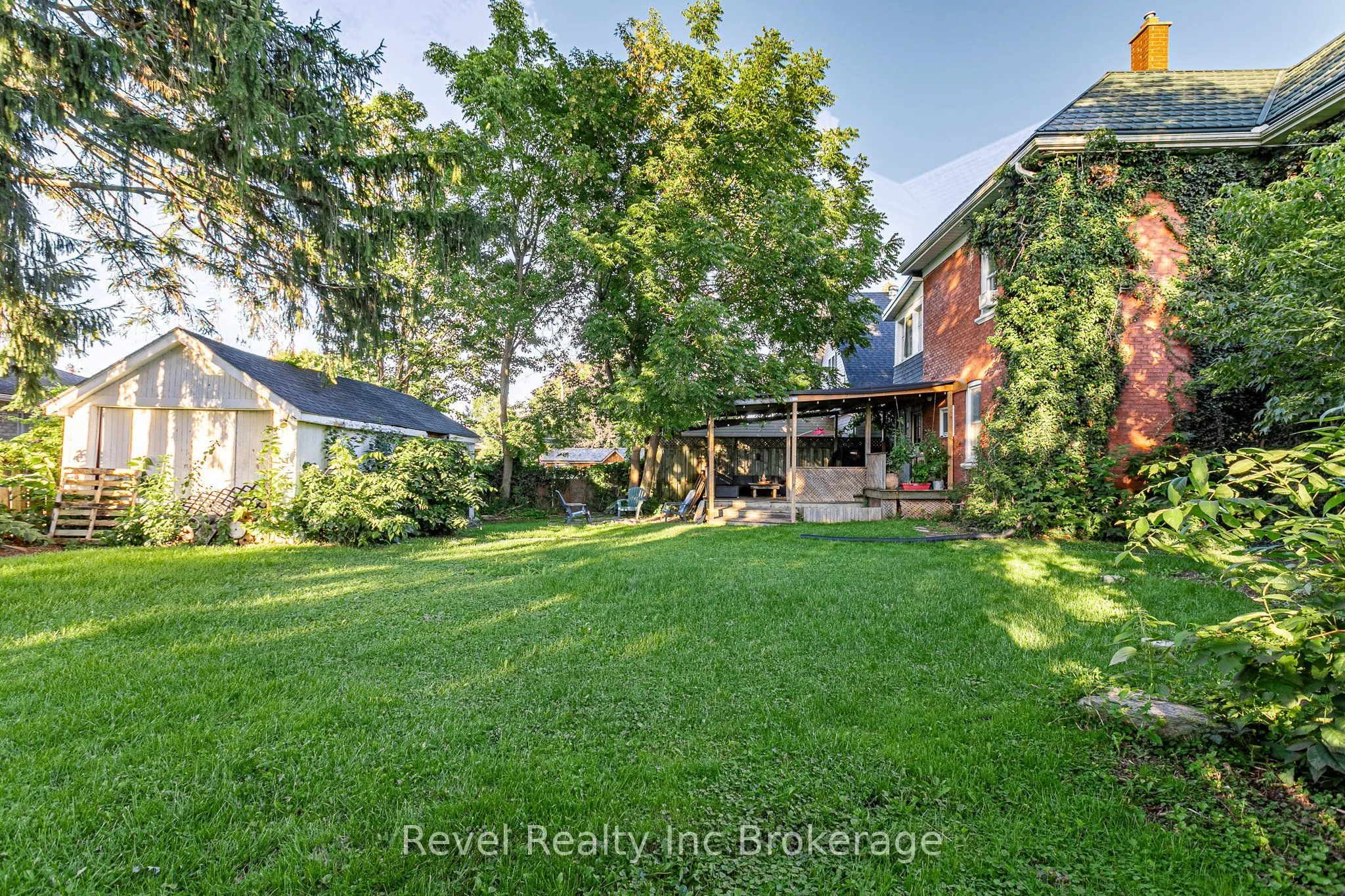 131 King Street E