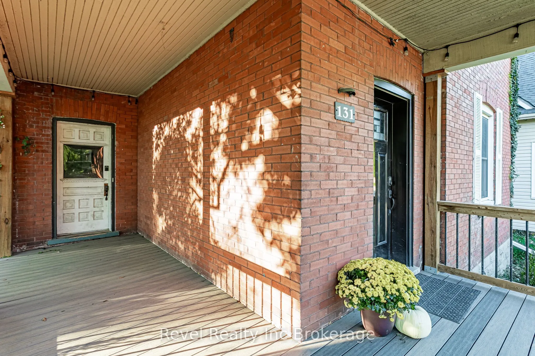 131 King Street E