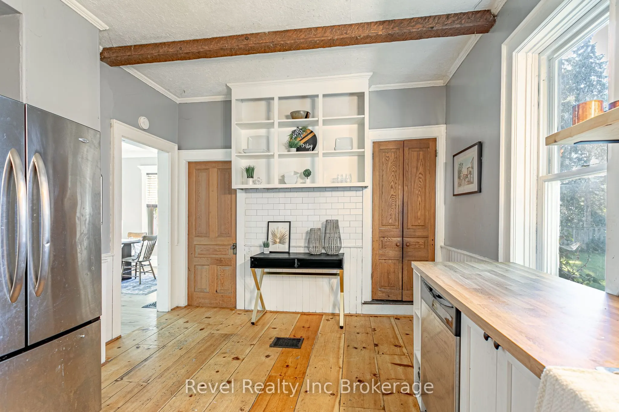 131 King Street E