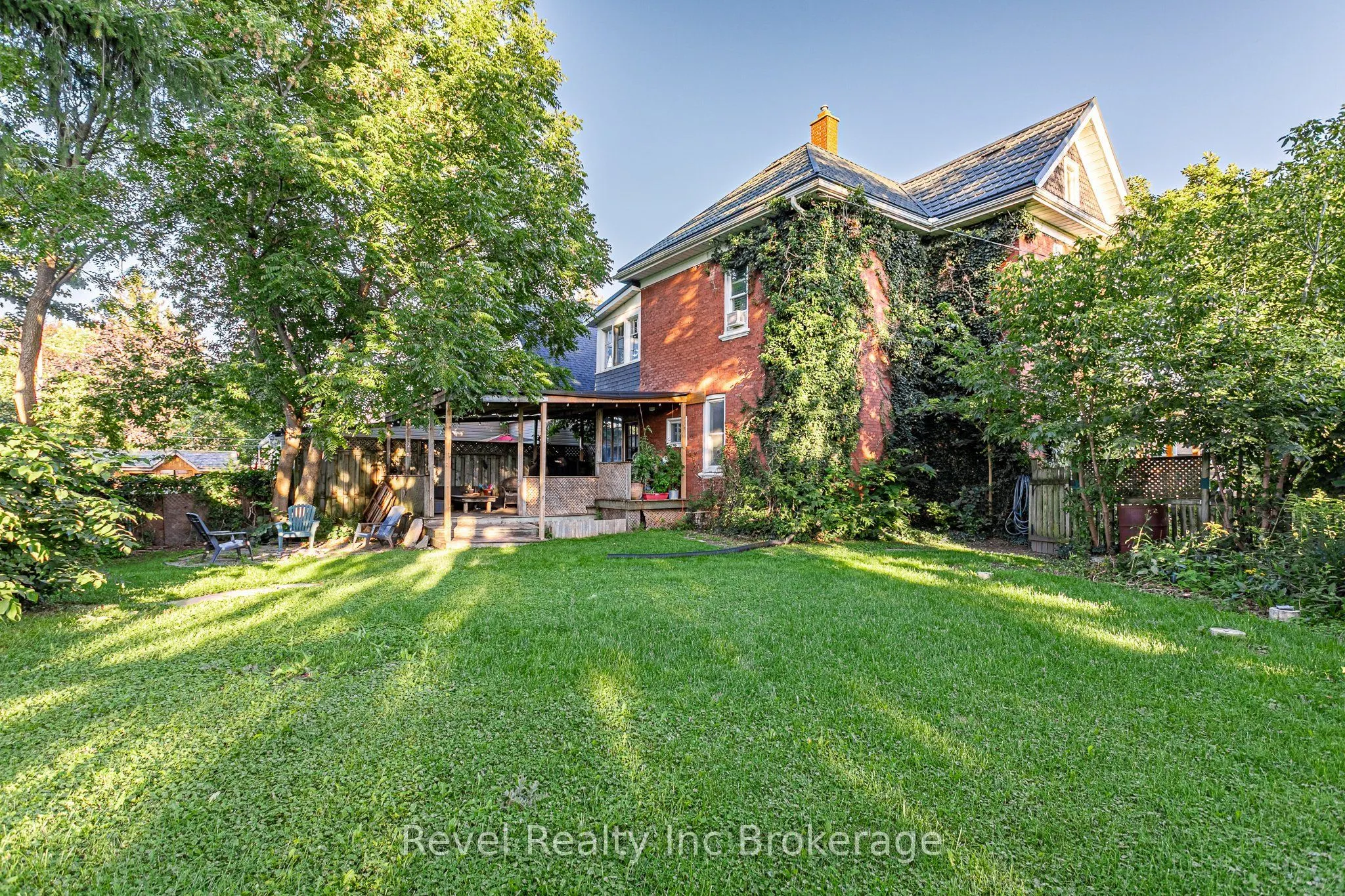 131 King Street E