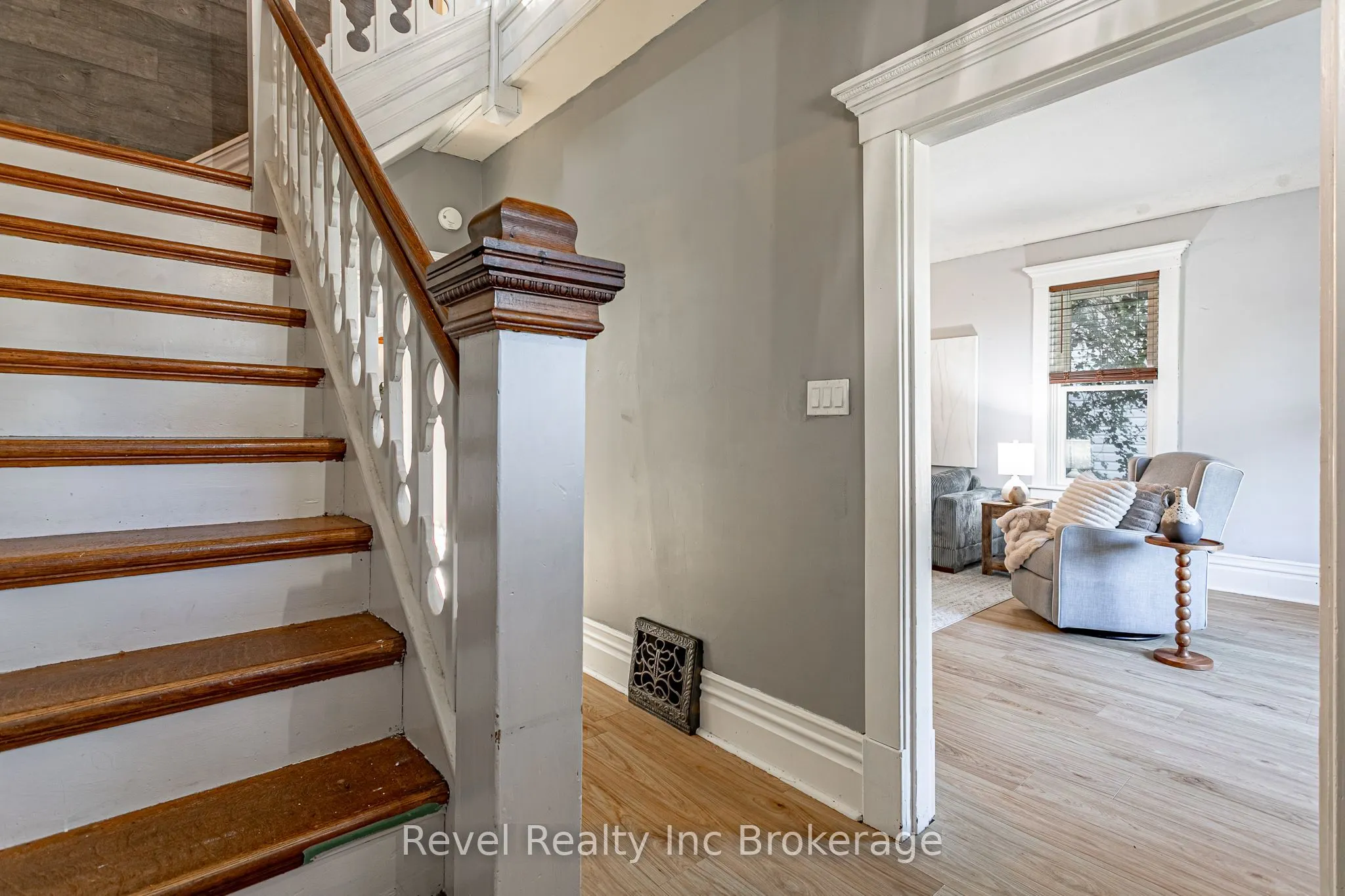 131 King Street E