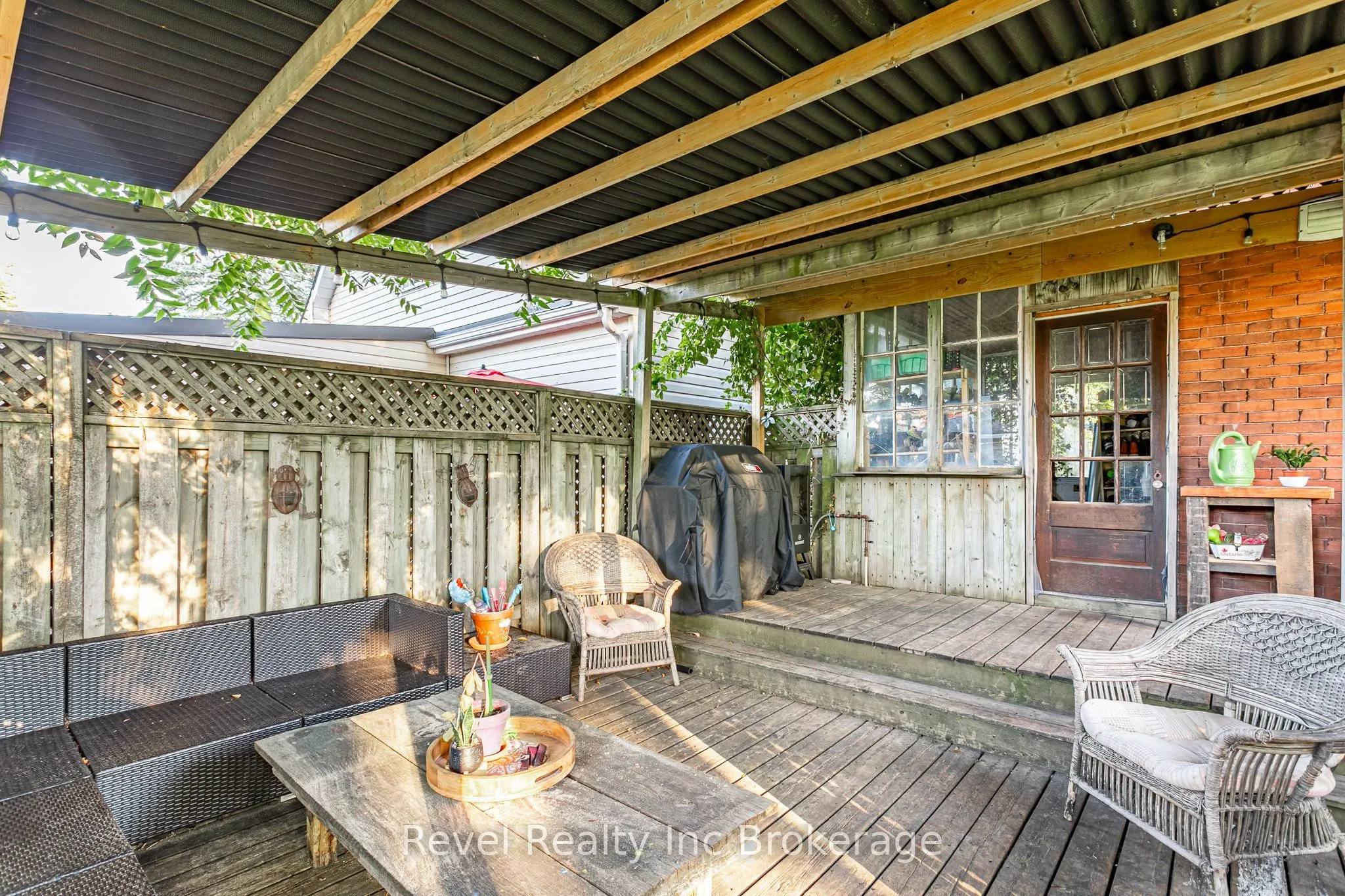131 King Street E