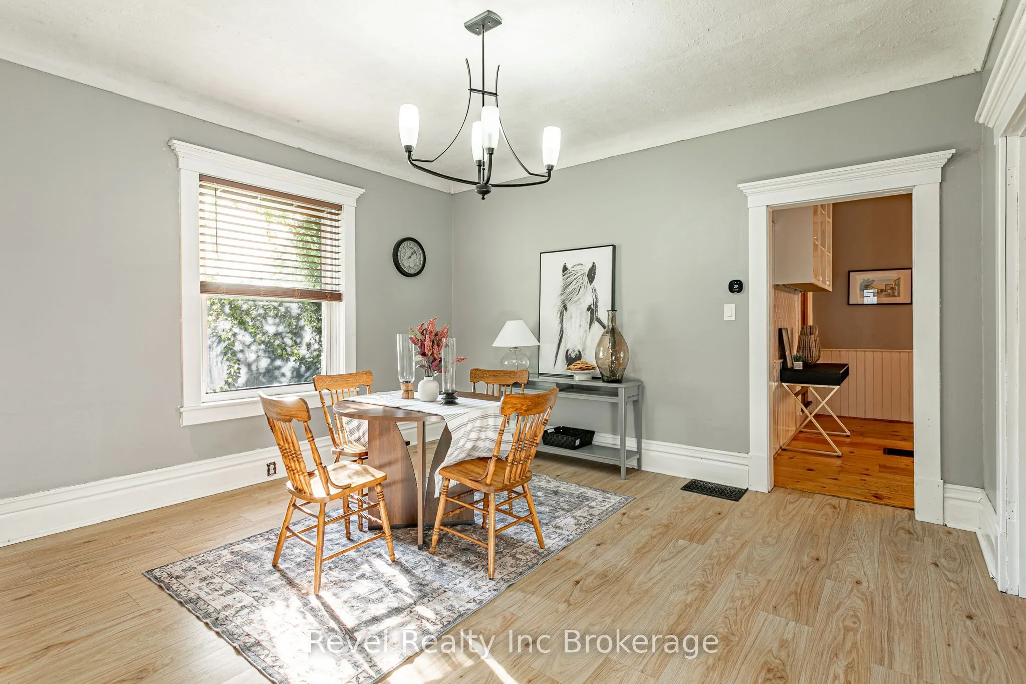 131 King Street E