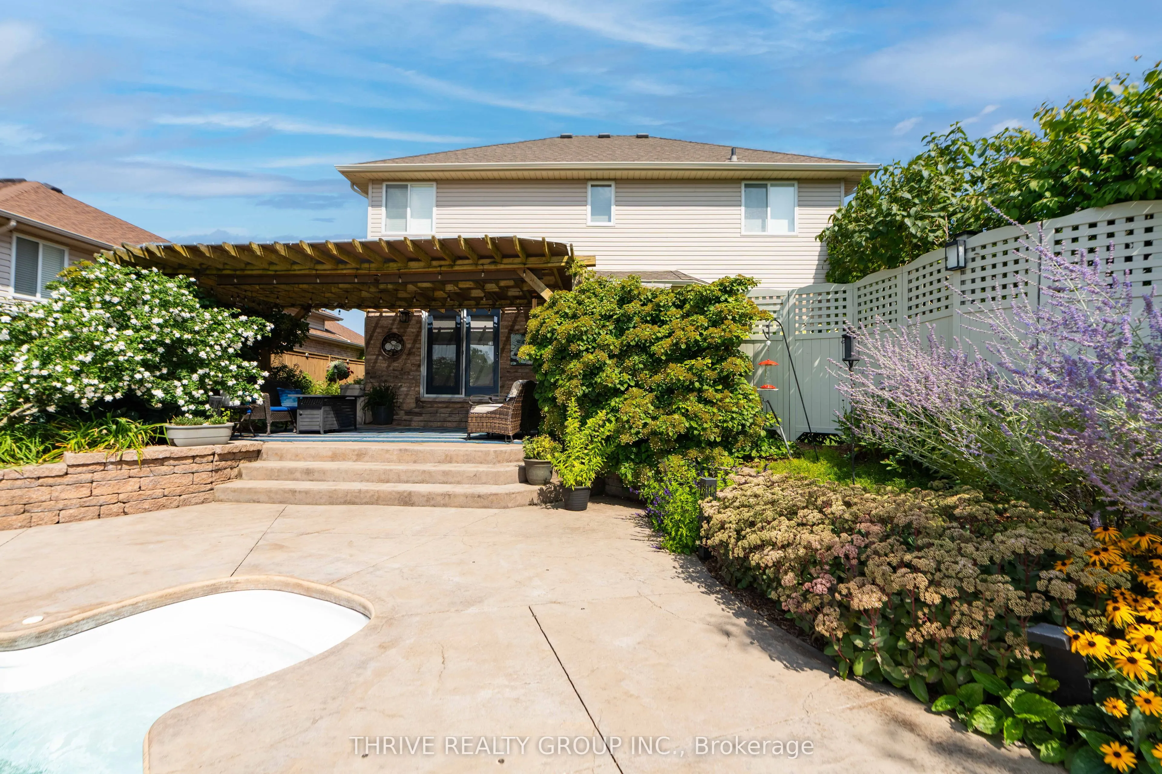 175 Forest Grove Crescent