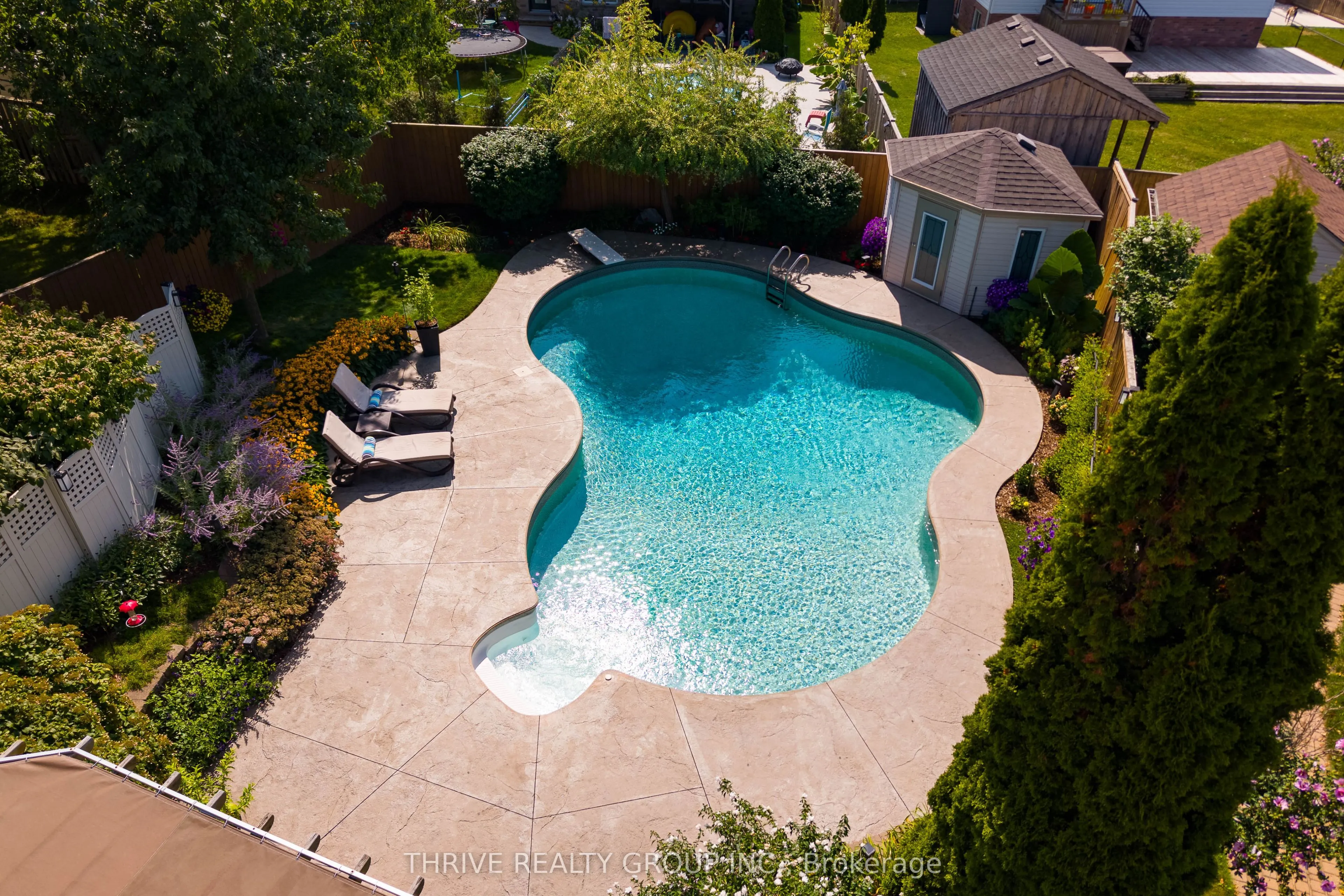 175 Forest Grove Crescent
