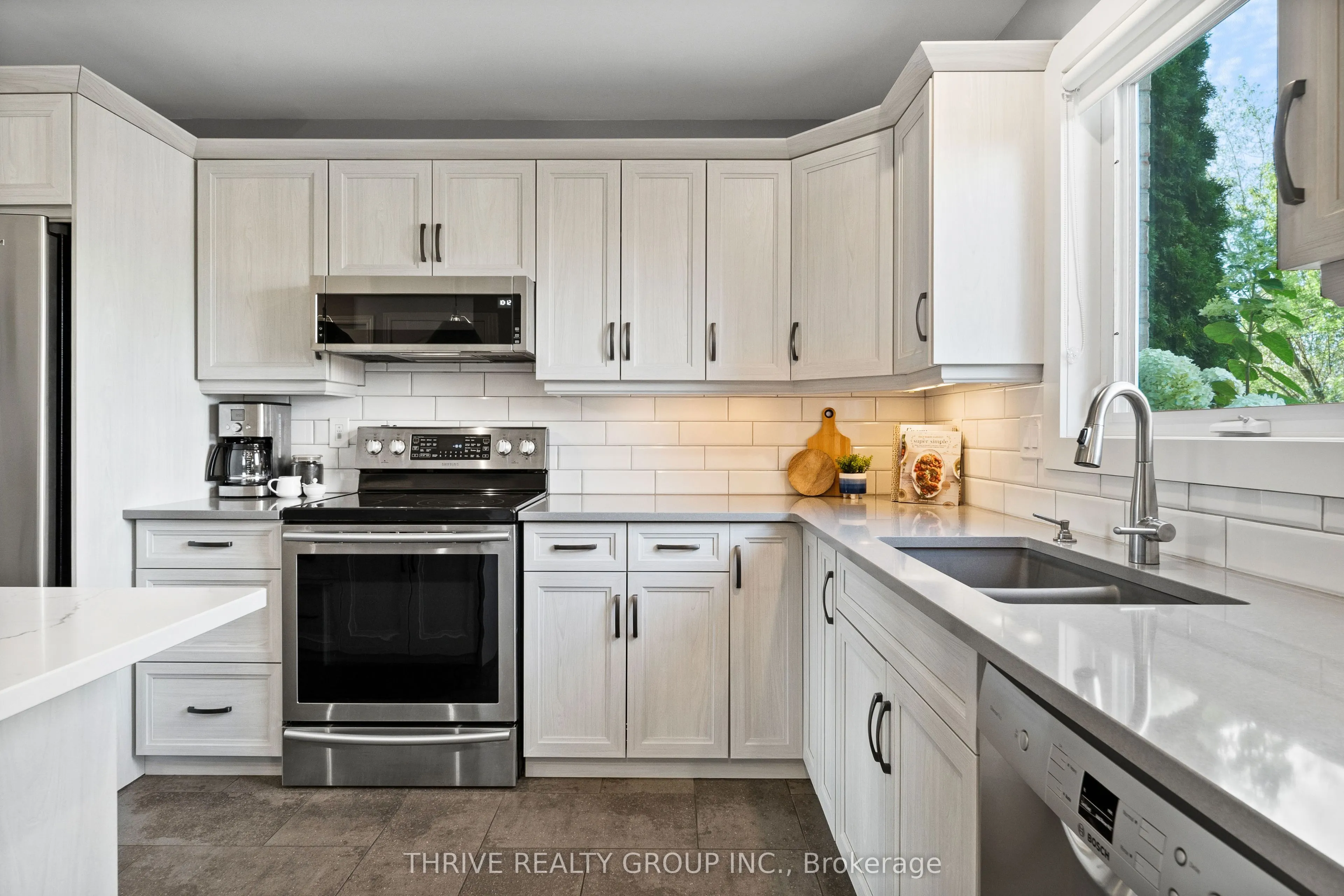 175 Forest Grove Crescent
