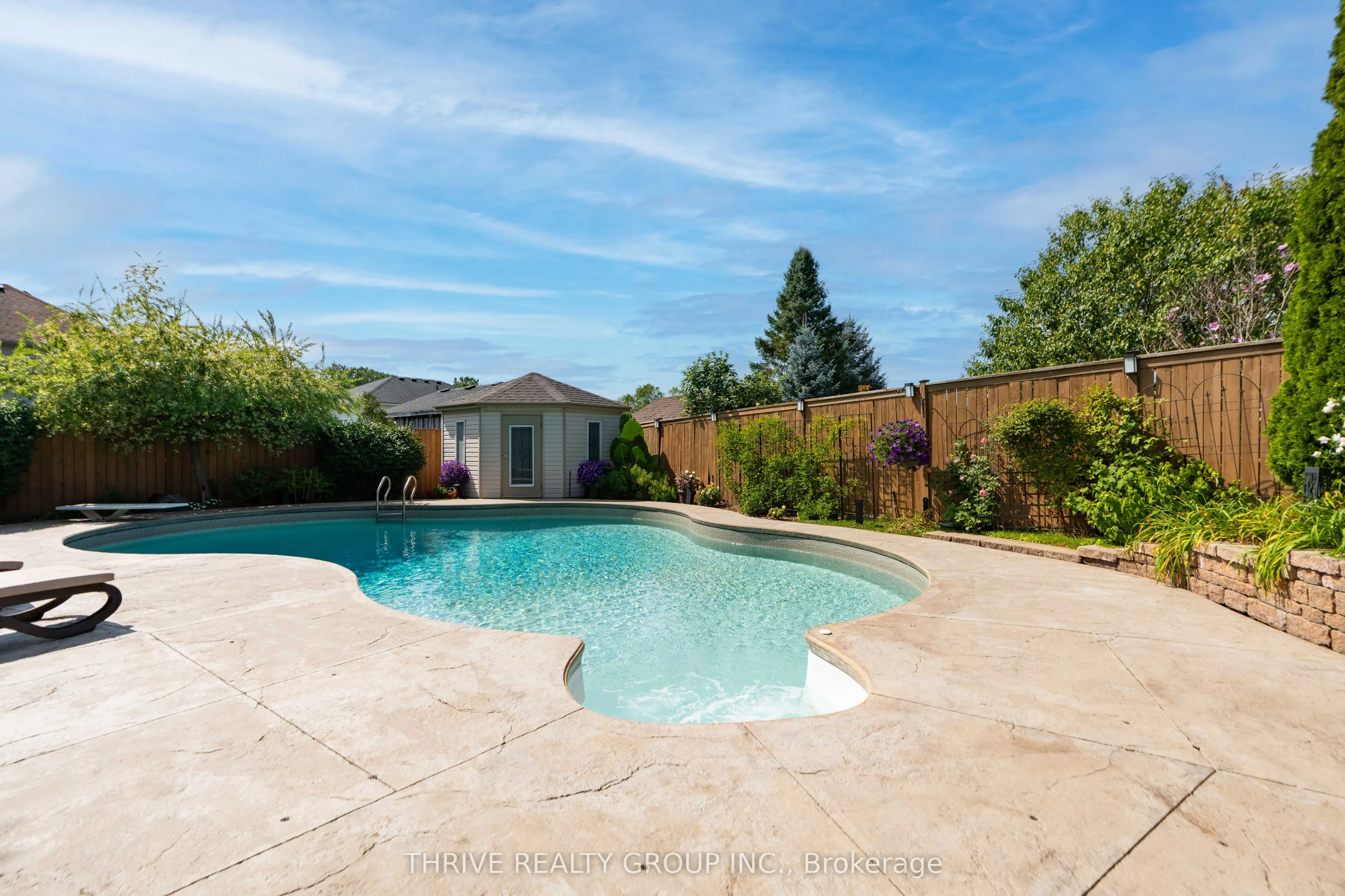 175 Forest Grove Crescent