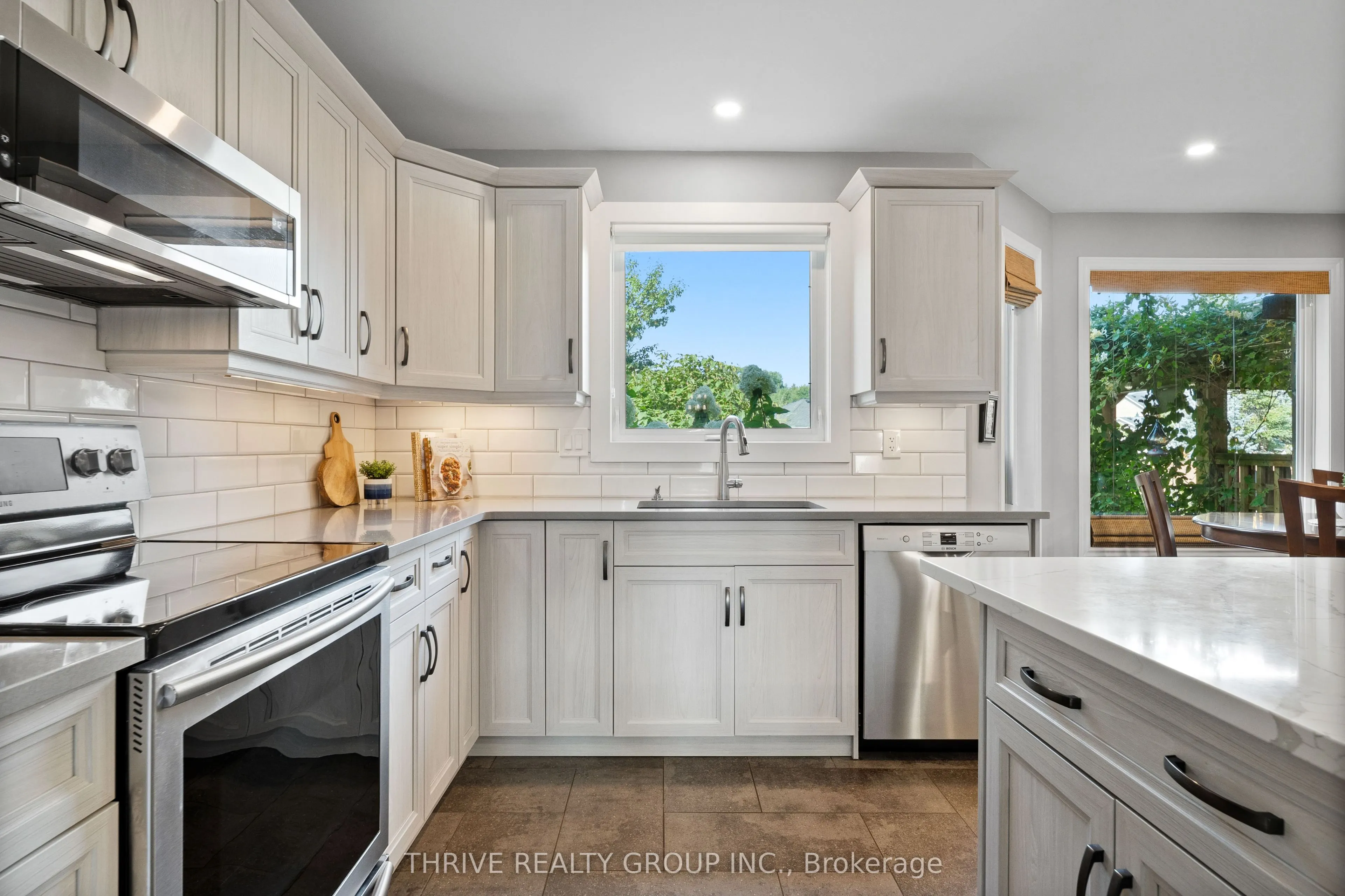 175 Forest Grove Crescent