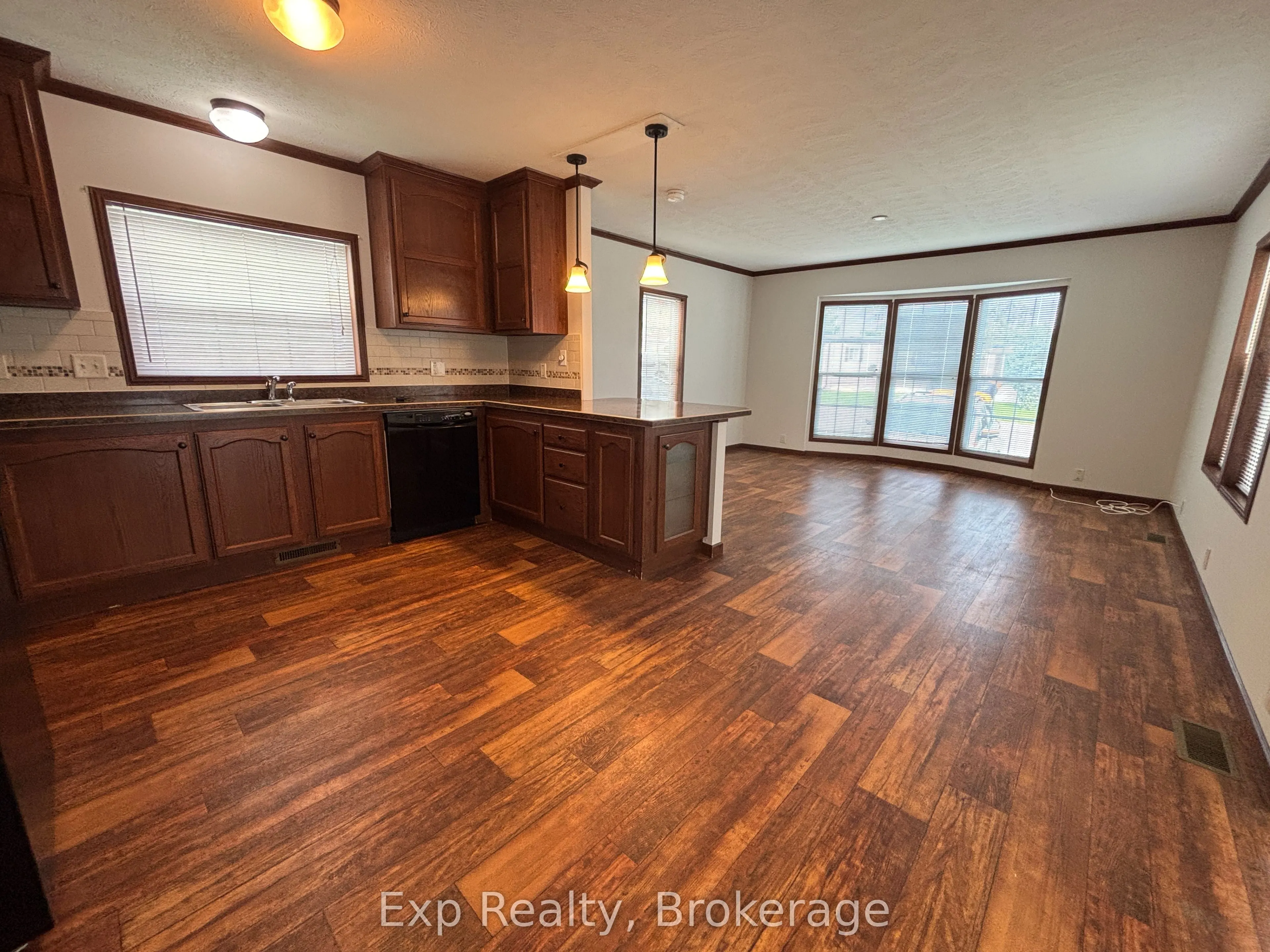 311 Dundas Street E #11
