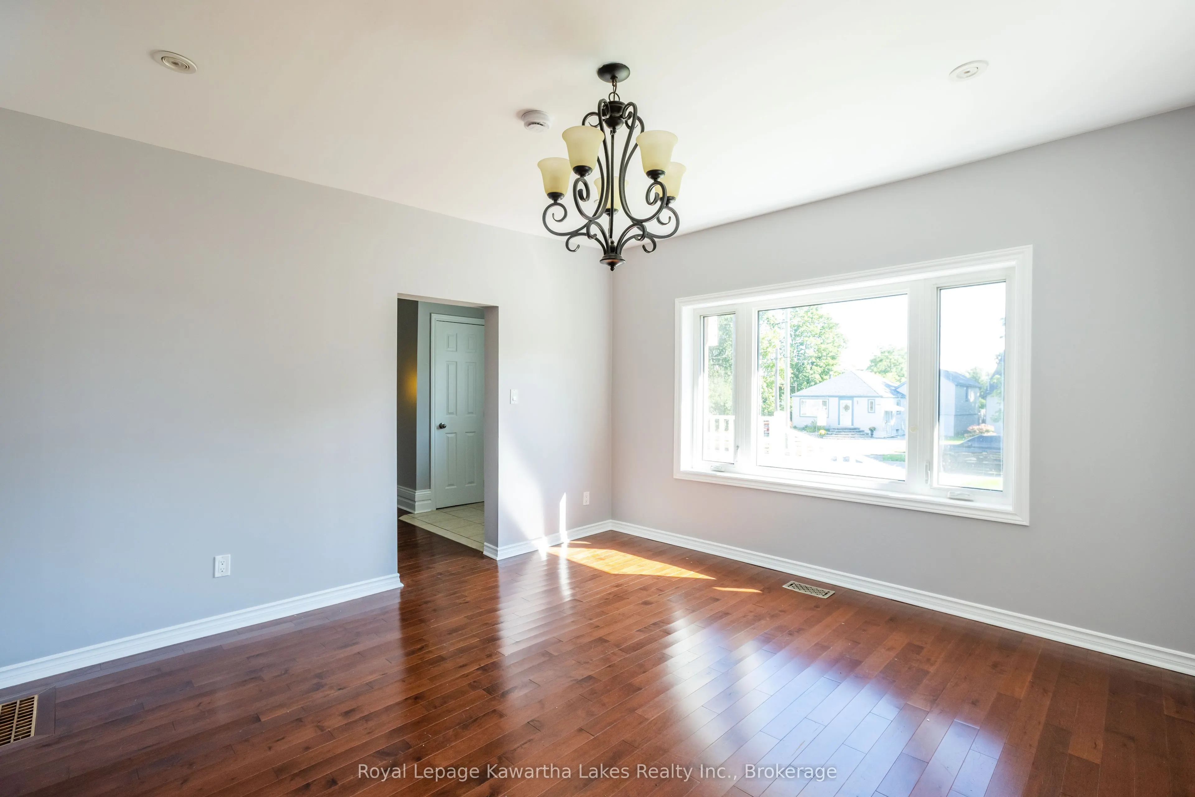 71 Victoria Avenue N