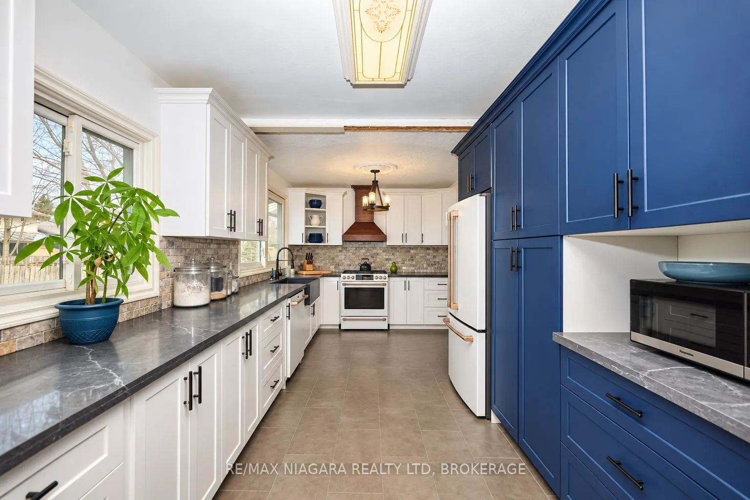 953 Grandview Road