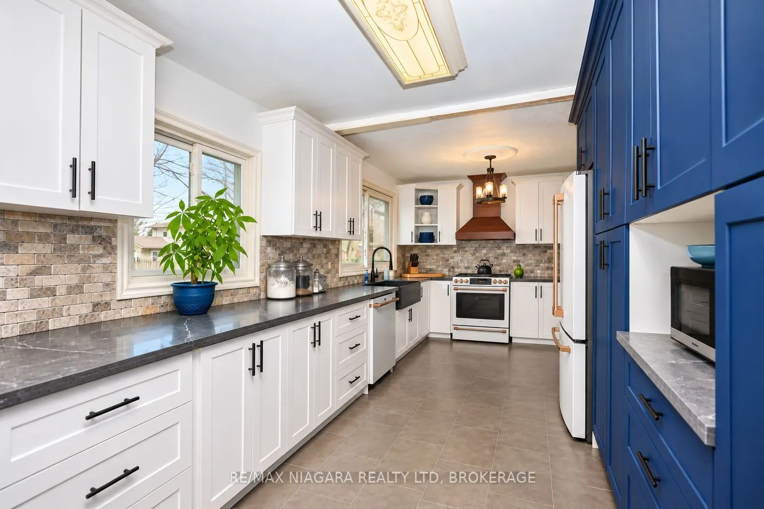 953 Grandview Road