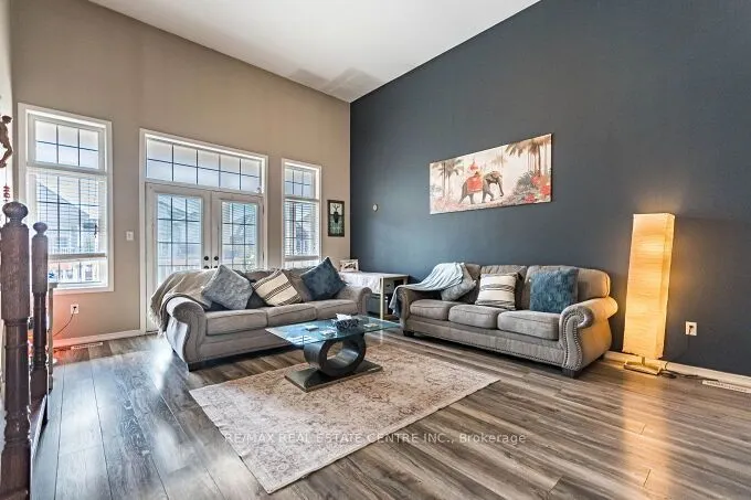 84 Lambert Crescent