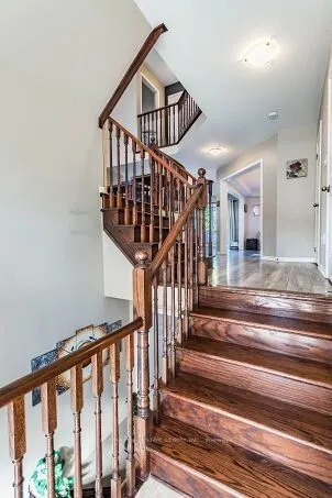 84 Lambert Crescent