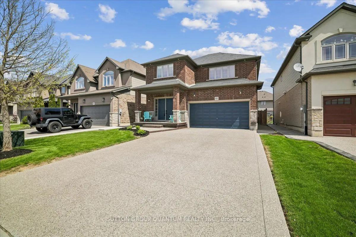 92 Garinger Crescent