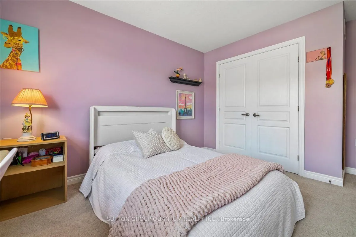 92 Garinger Crescent