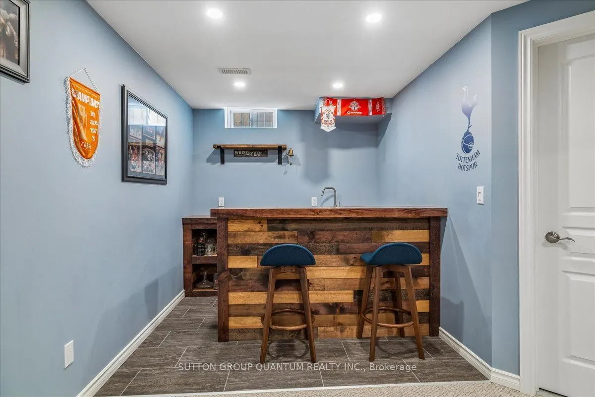 92 Garinger Crescent