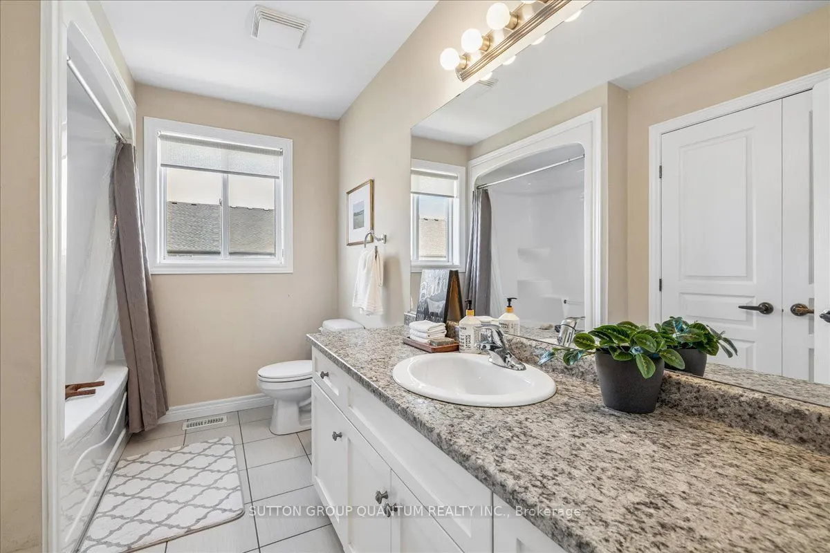 92 Garinger Crescent