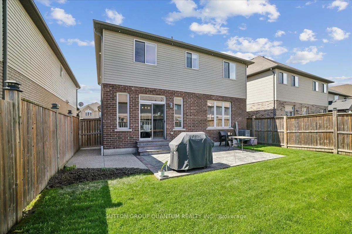 92 Garinger Crescent