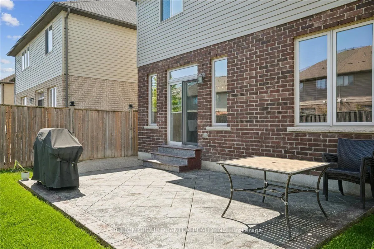 92 Garinger Crescent