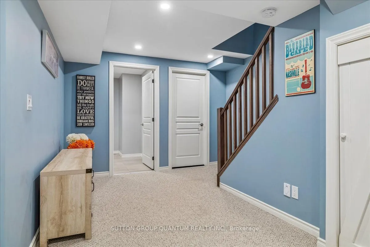 92 Garinger Crescent