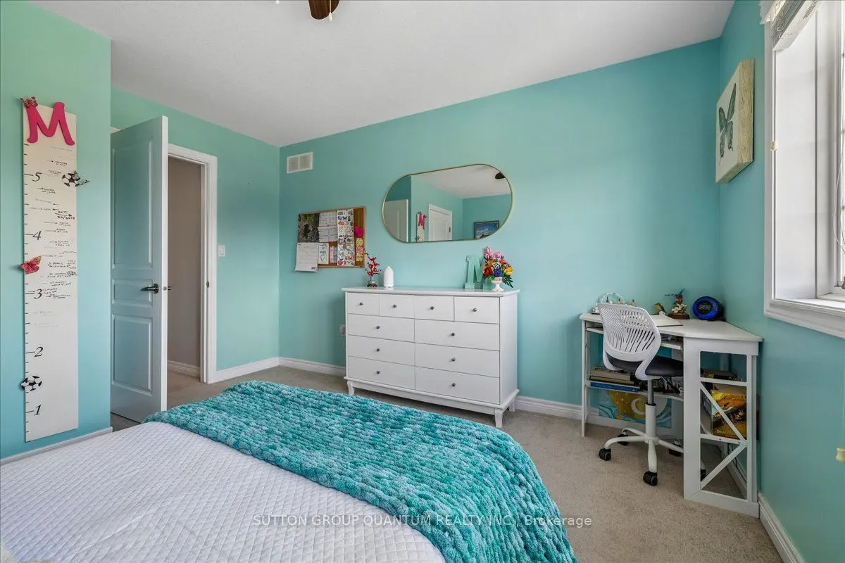92 Garinger Crescent