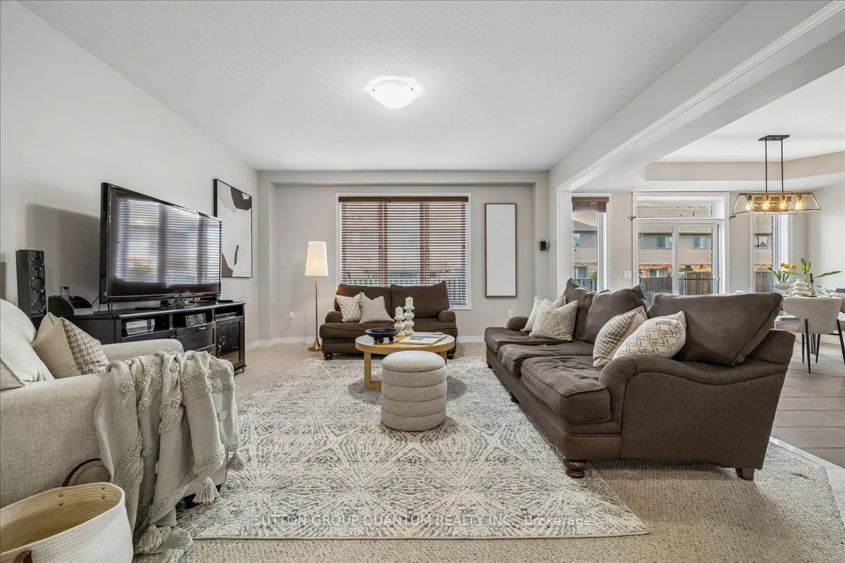 92 Garinger Crescent