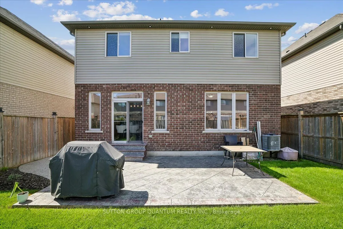 92 Garinger Crescent