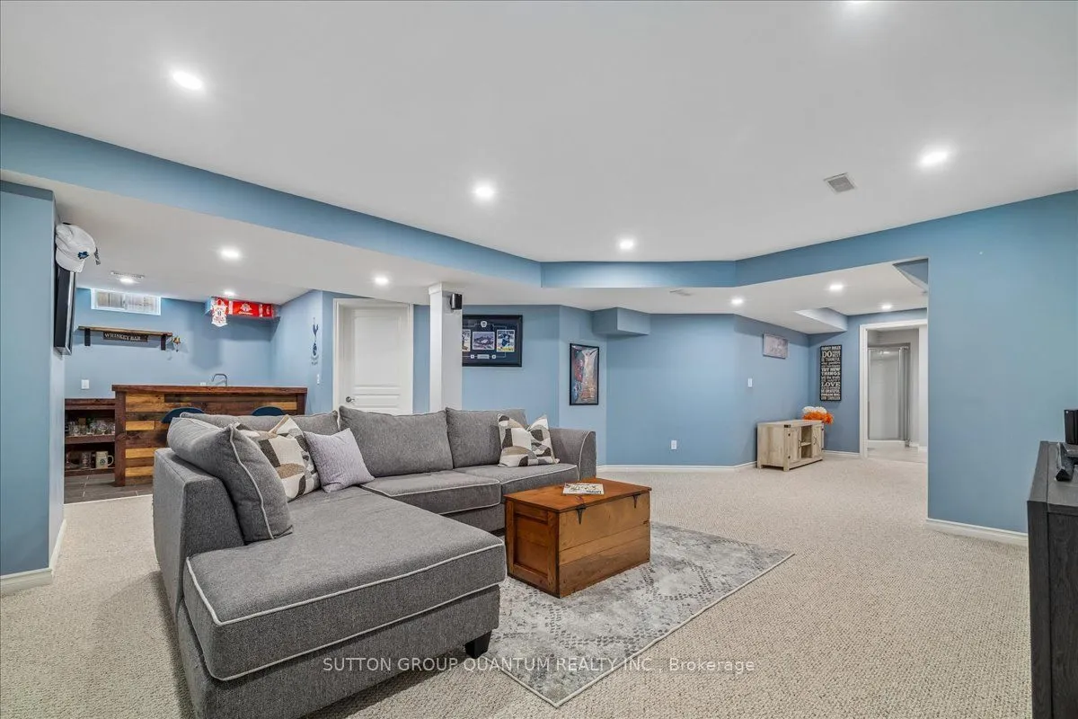 92 Garinger Crescent